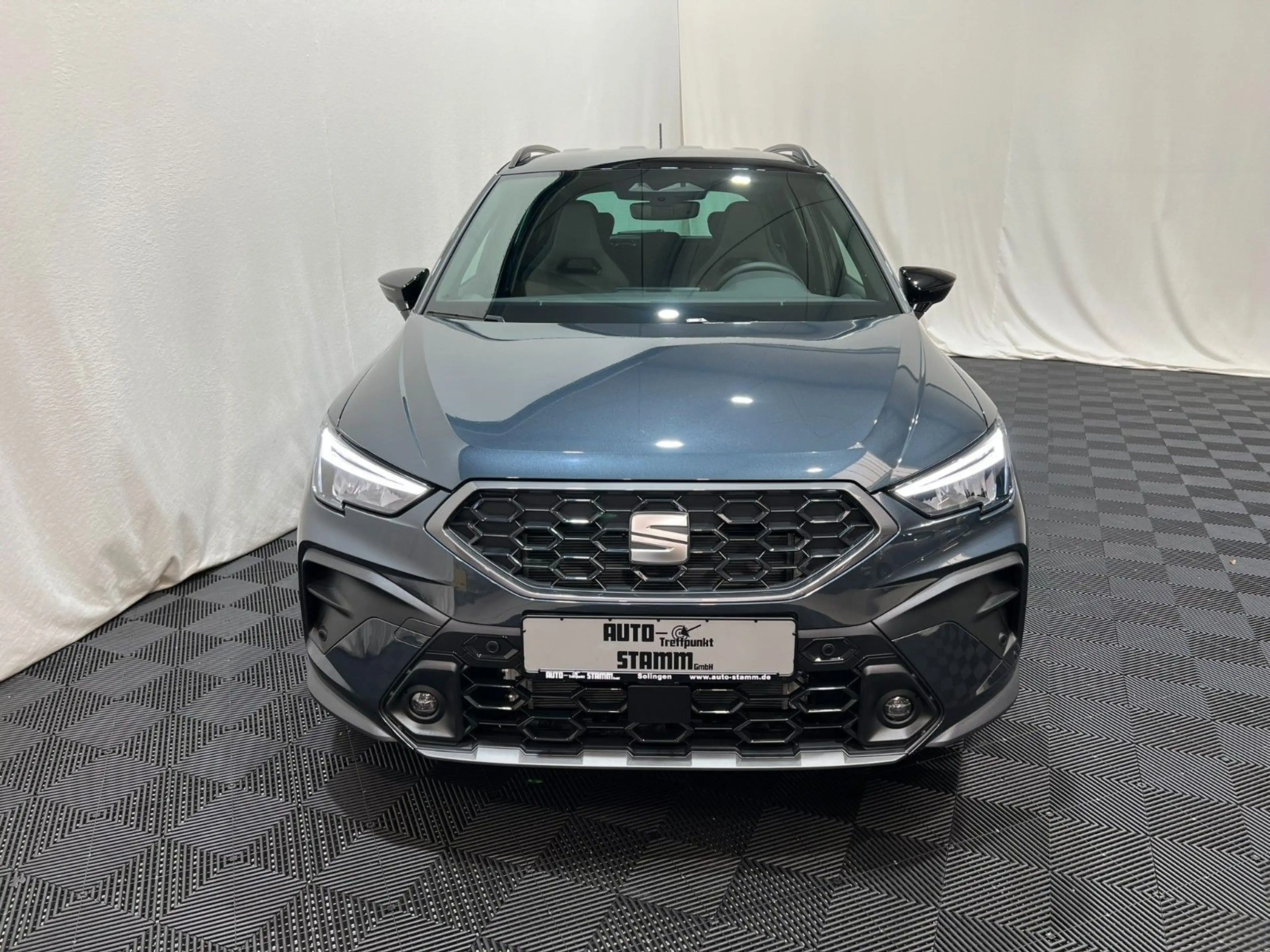 SEAT Arona 1.5 TSI 110kW FR DSG — photo 3