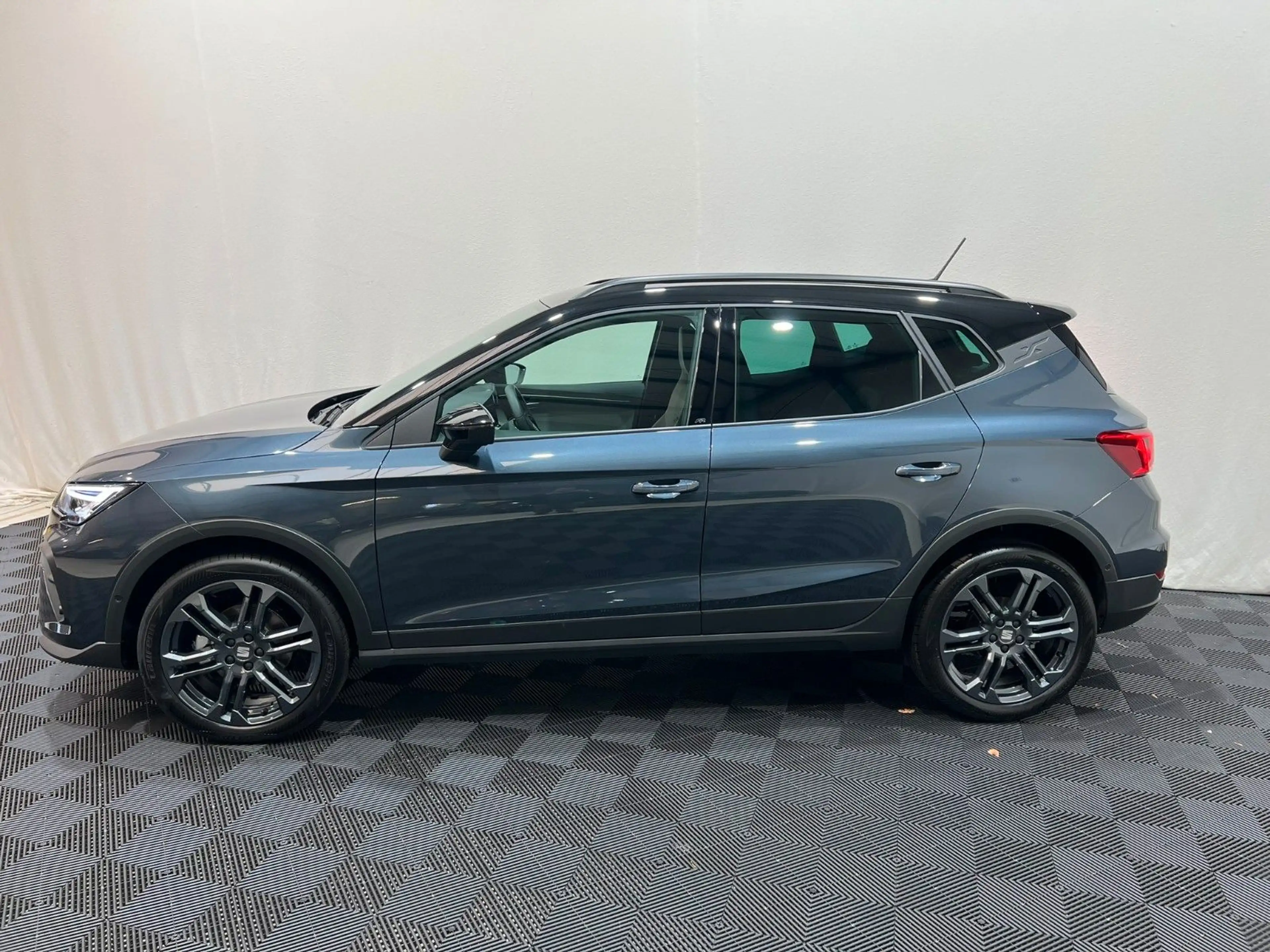 SEAT Arona 1.5 TSI 110kW FR DSG — photo 4