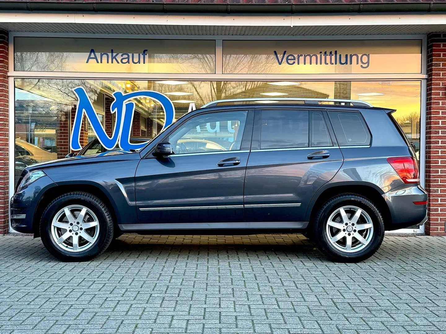 Mercedes-Benz GLK 350 4M Pano OffRoad Kam Memory AHK Standheiz Grau - 2