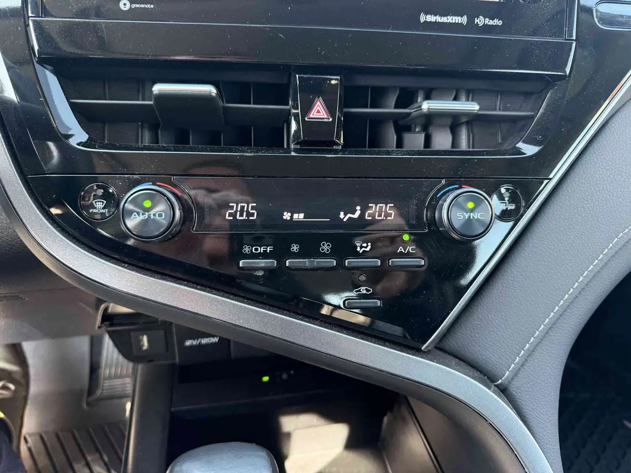 Toyota Camry снимка Toyota Camry