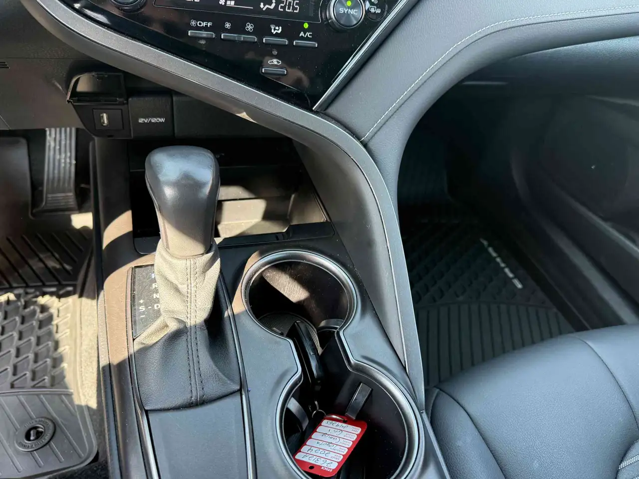 Toyota Camry снимка Toyota Camry