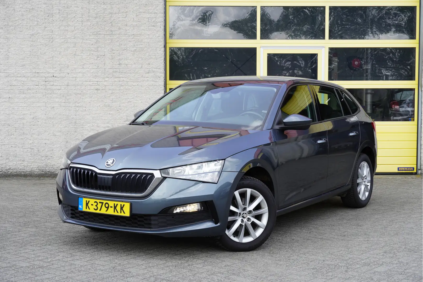 Skoda Scala 1.0 TSI Automaat! 5drs Style BJ2021 Lmv 16" | Led Grijs - 1