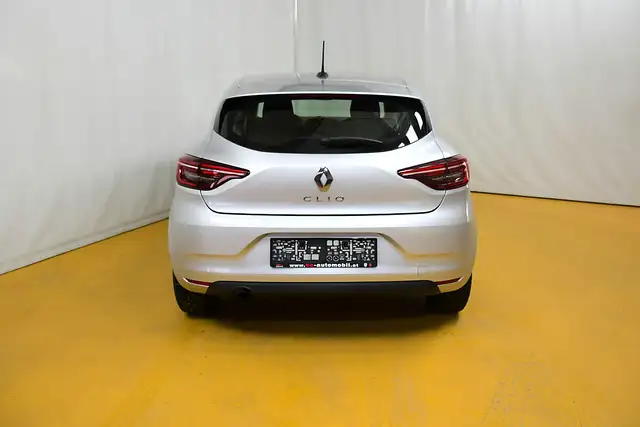 Renault Clio view 16