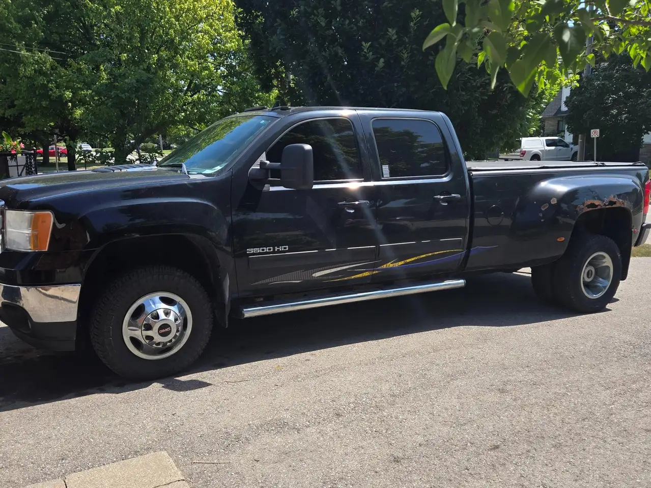 GMC Sierra 3500HD снимка GMC Sierra 3500HD