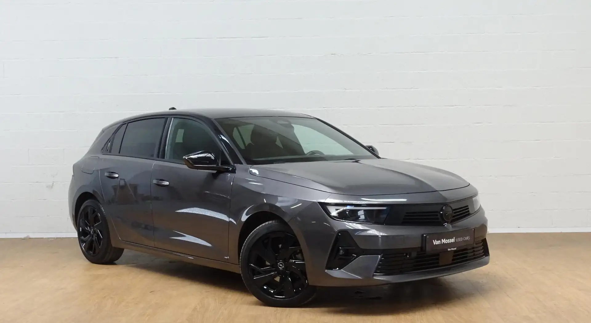Opel Astra 1.2T GS +gps+camera+park pilot Grijs - 2