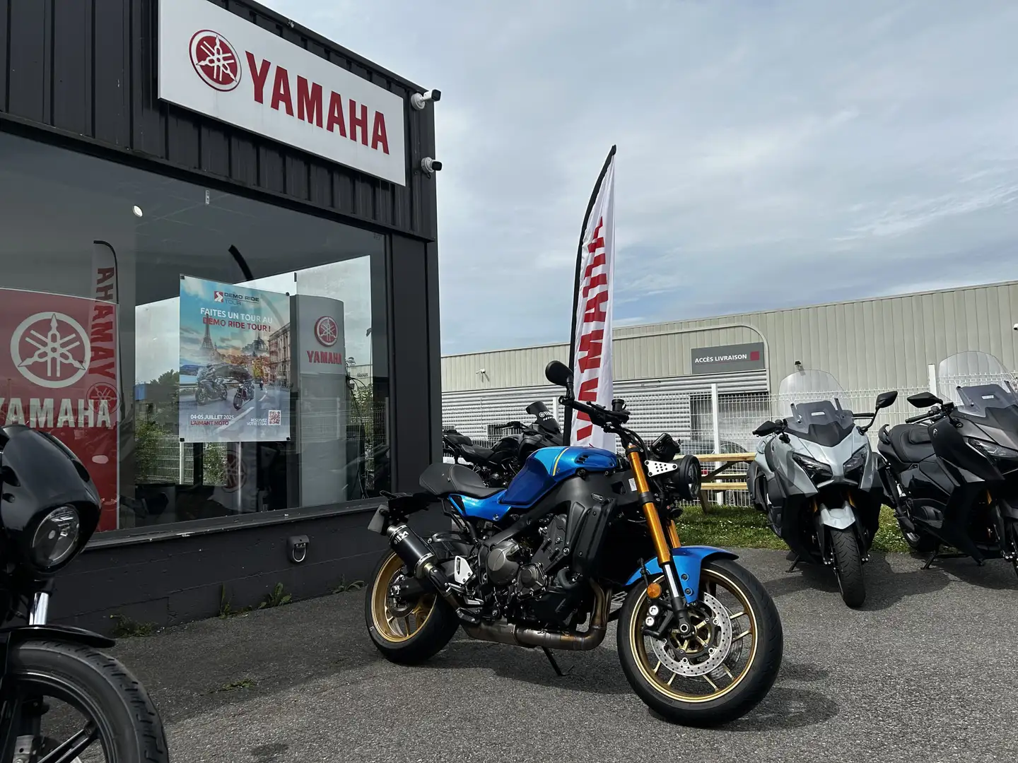 Yamaha XSR 900 Albastru - 1