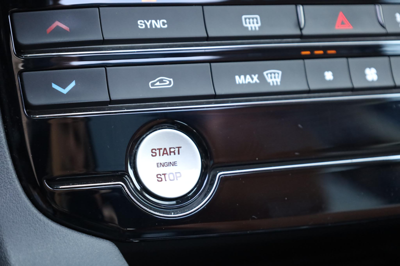 Jaguar F-Pace 2.0 Prestige AWD 25t LEER TREKHAAK-AFN PANO CAMERA — photo 18