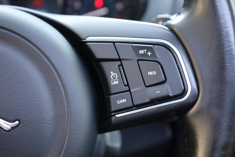 Jaguar F-Pace 2.0 Prestige AWD 25t LEER TREKHAAK-AFN PANO CAMERA — photo 17