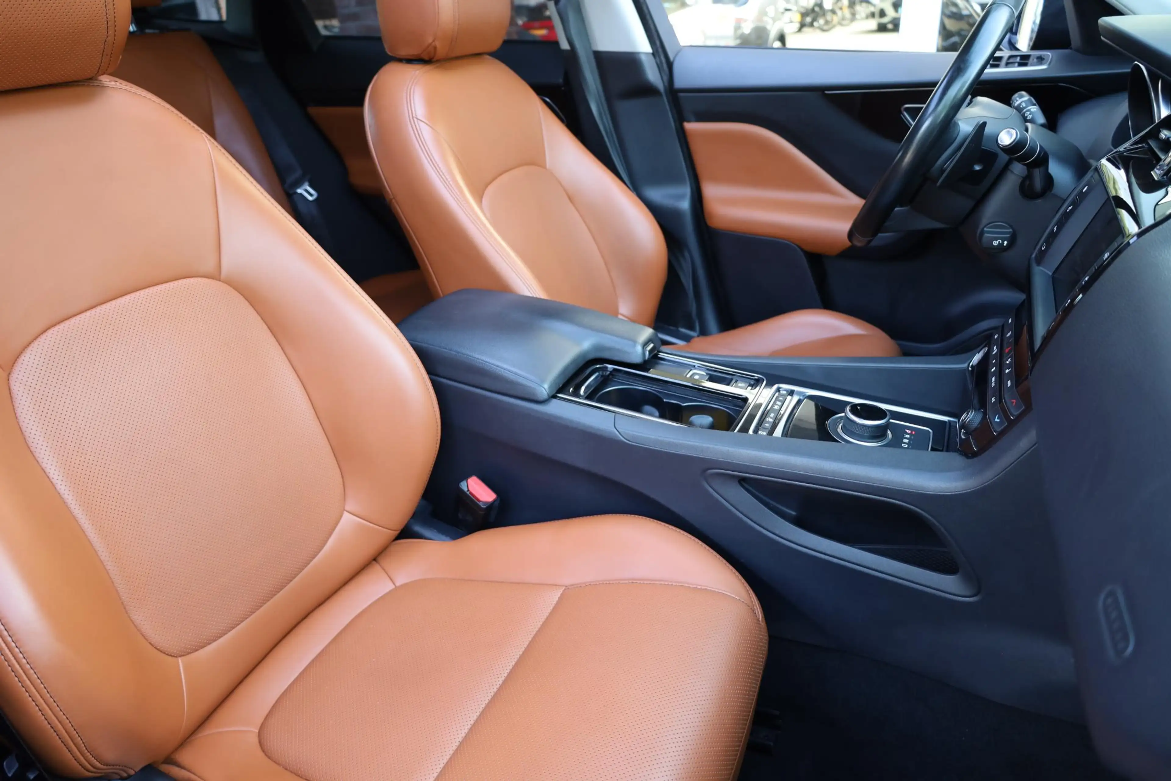 Jaguar F-Pace 2.0 Prestige AWD 25t LEER TREKHAAK-AFN PANO CAMERA — photo 33
