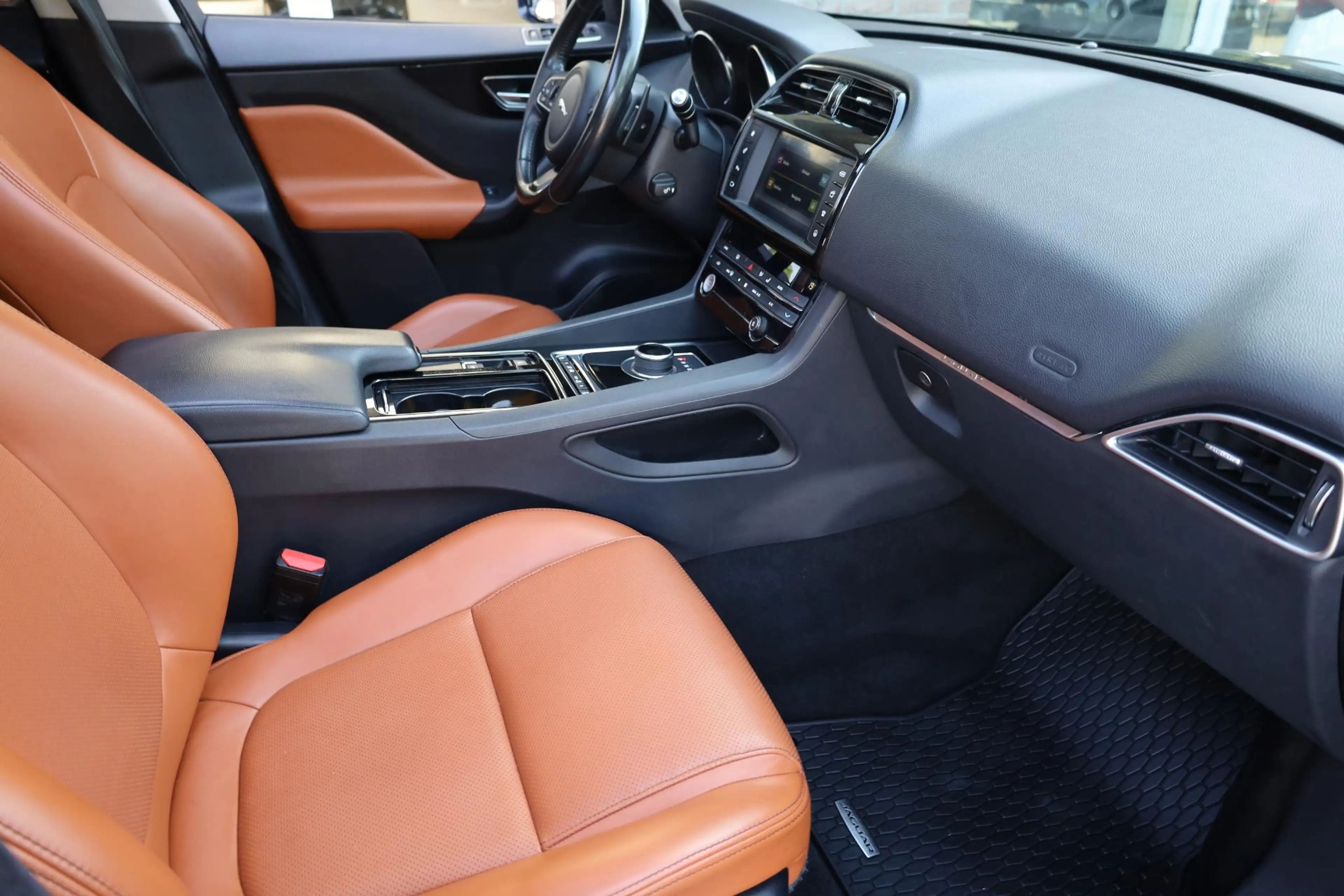 Jaguar F-Pace 2.0 Prestige AWD 25t LEER TREKHAAK-AFN PANO CAMERA — photo 32