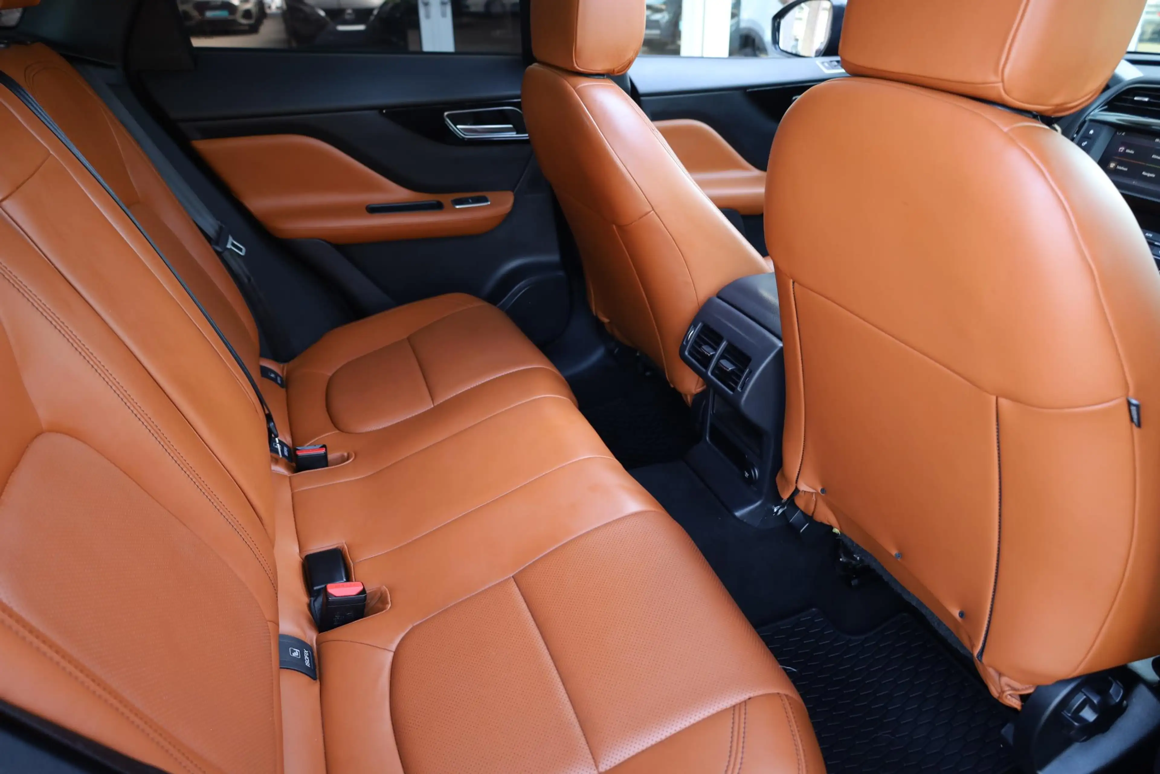 Jaguar F-Pace 2.0 Prestige AWD 25t LEER TREKHAAK-AFN PANO CAMERA — photo 31