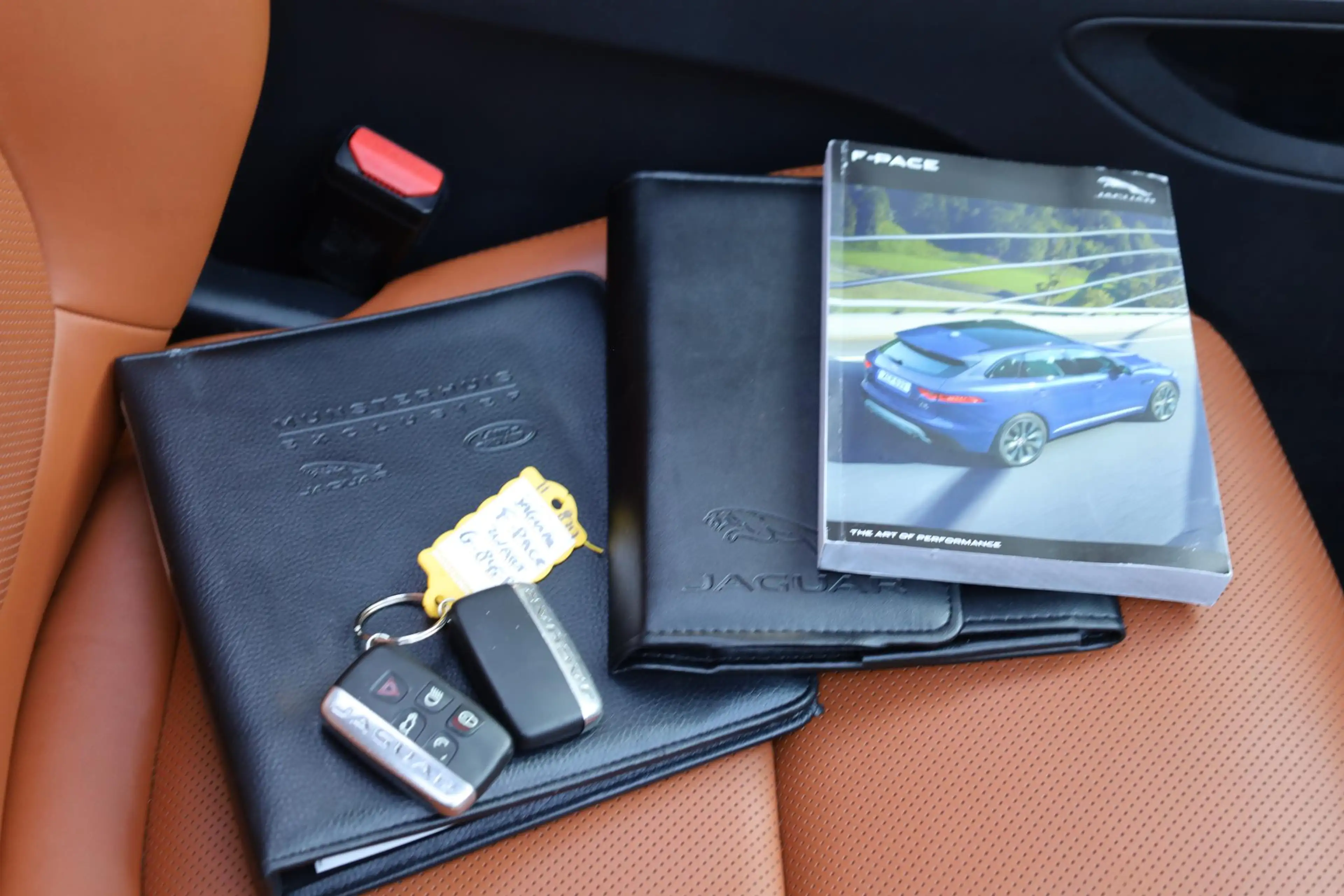 Jaguar F-Pace 2.0 Prestige AWD 25t LEER TREKHAAK-AFN PANO CAMERA — photo 34