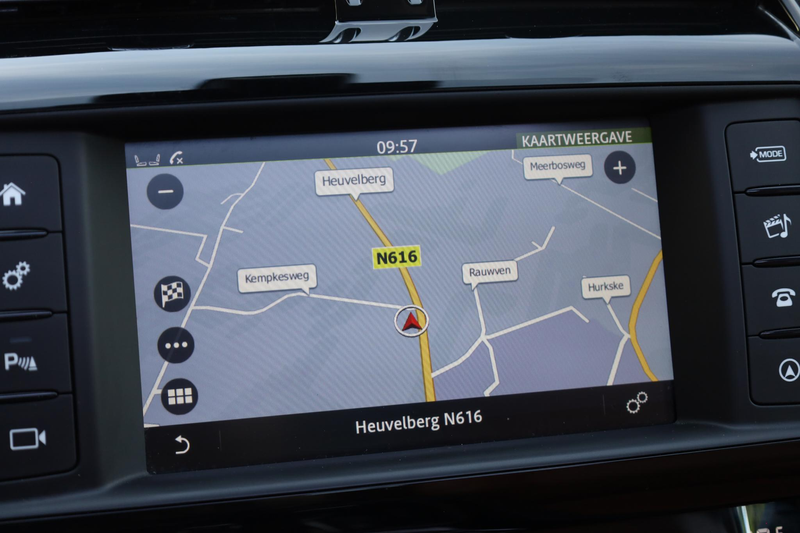 Jaguar F-Pace 2.0 Prestige AWD 25t LEER TREKHAAK-AFN PANO CAMERA — photo 9