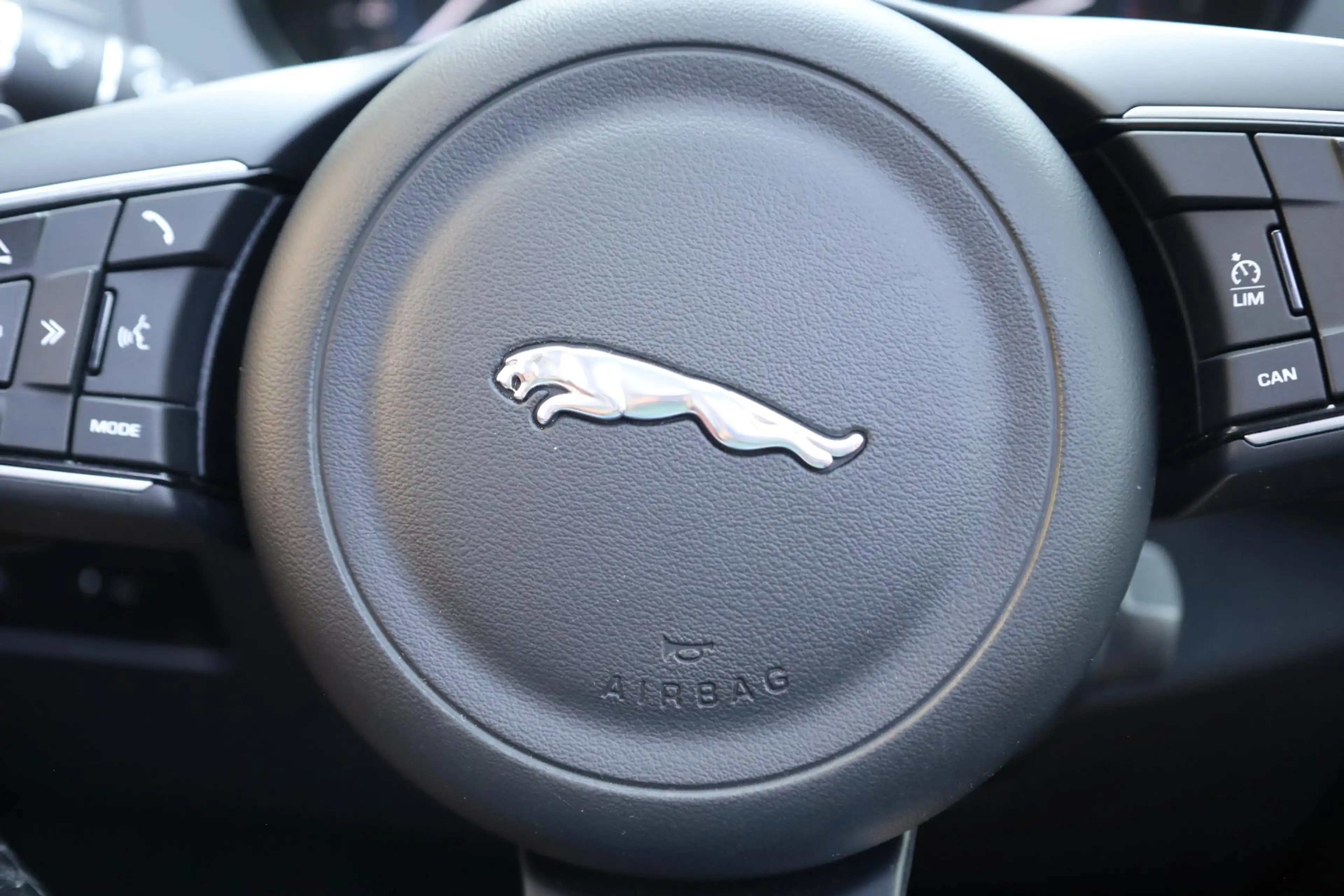Jaguar F-Pace 2.0 Prestige AWD 25t LEER TREKHAAK-AFN PANO CAMERA — photo 35