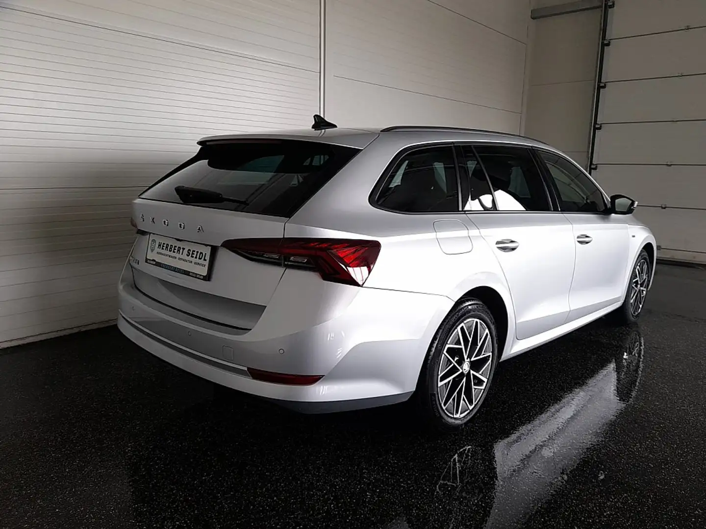 Skoda Octavia Combi CLEVER 2,0 TDI DSG *MATRIX-LED / VIRTUELL... Argintiu - 2
