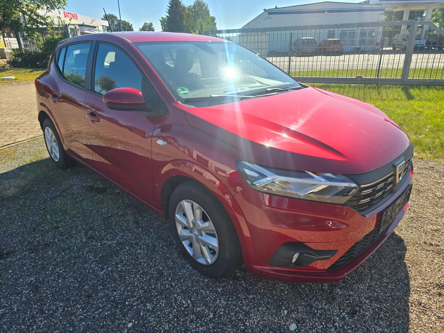Dacia Sandero SCe 65 Comfort 1 Vorbesitzer Tempomat, Klimaaut. Rot - 2