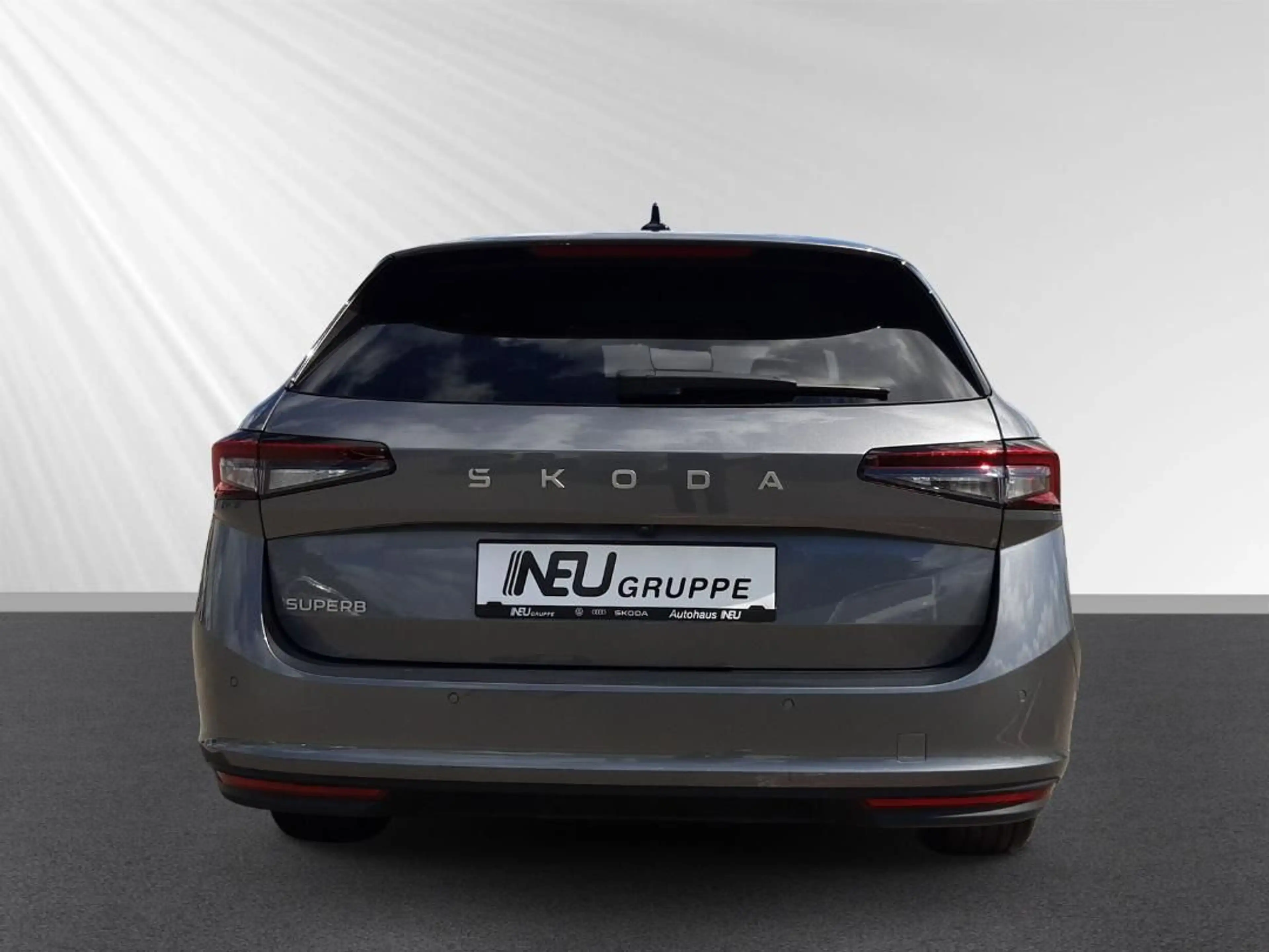 Skoda Superb Combi Selection 2.0 TDI DSG — photo 12