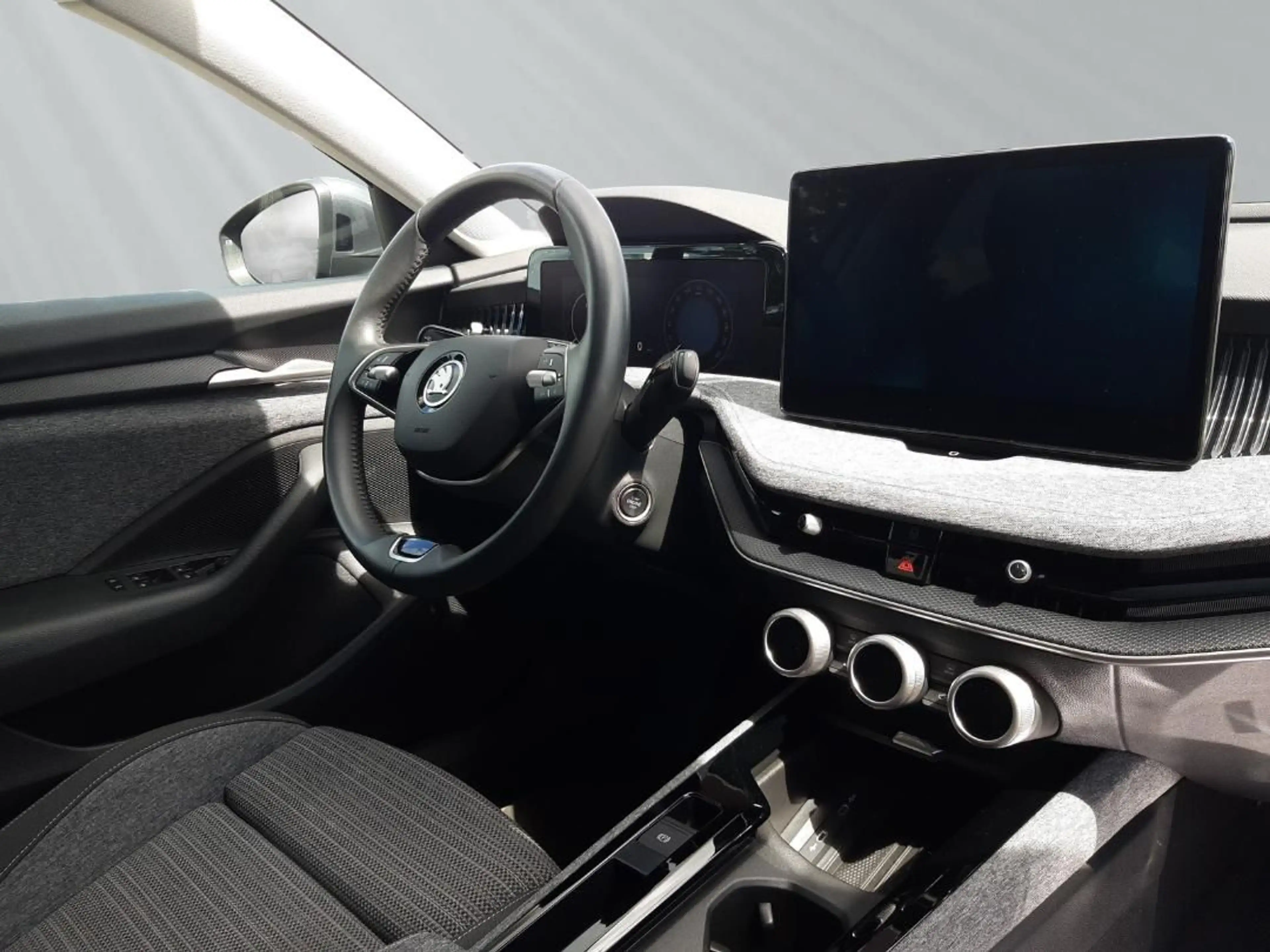 Skoda Superb Combi Selection 2.0 TDI DSG — photo 7