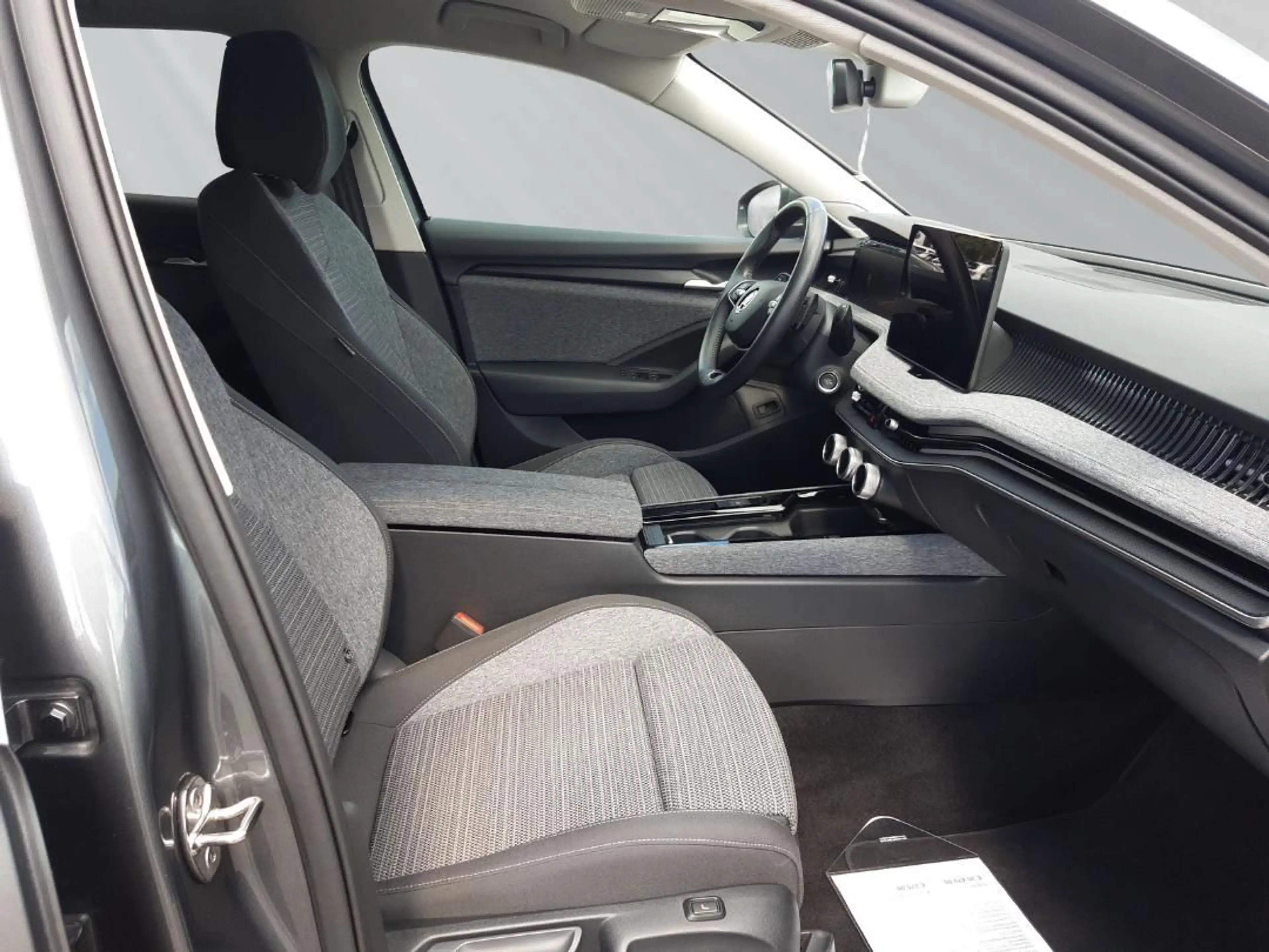 Skoda Superb Combi Selection 2.0 TDI DSG — photo 4