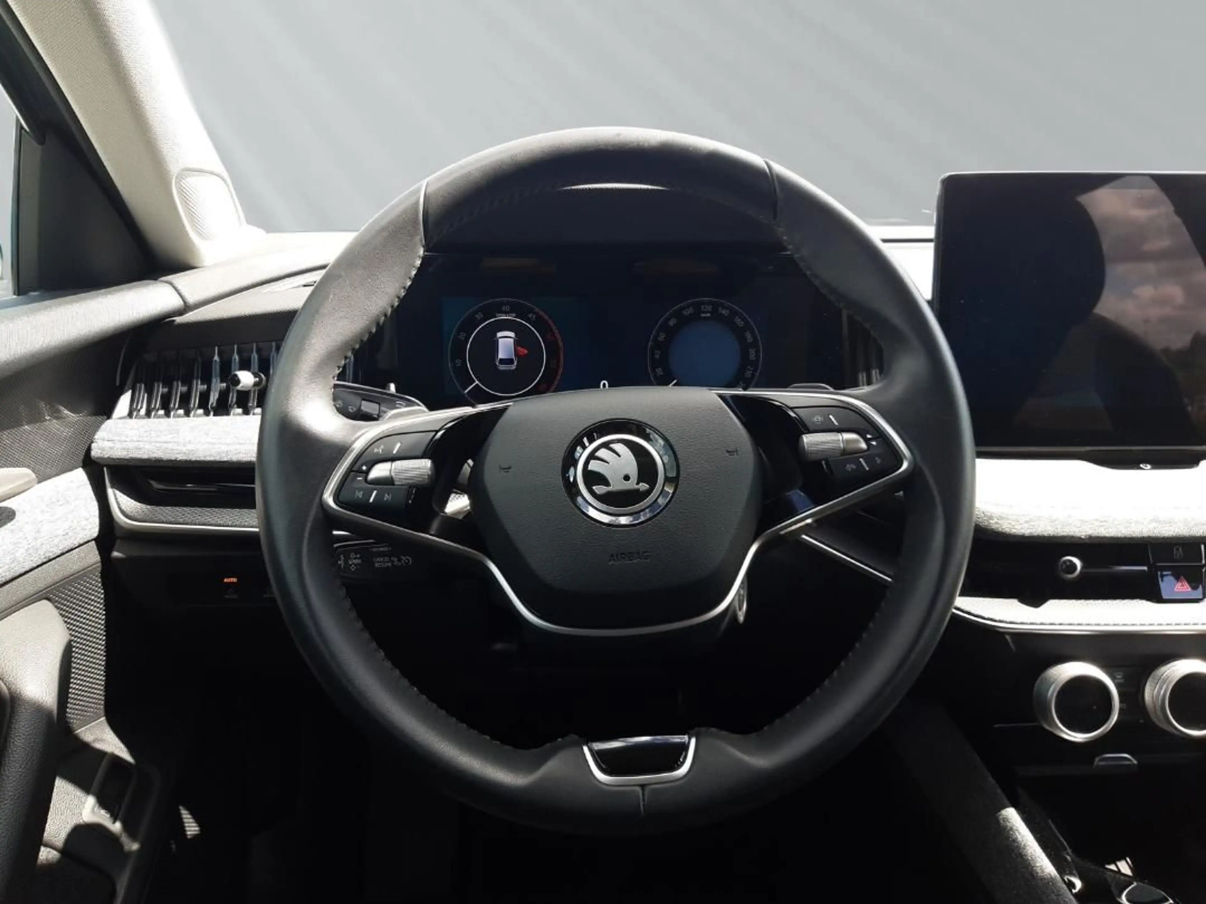 Skoda Superb Combi Selection 2.0 TDI DSG — photo 8