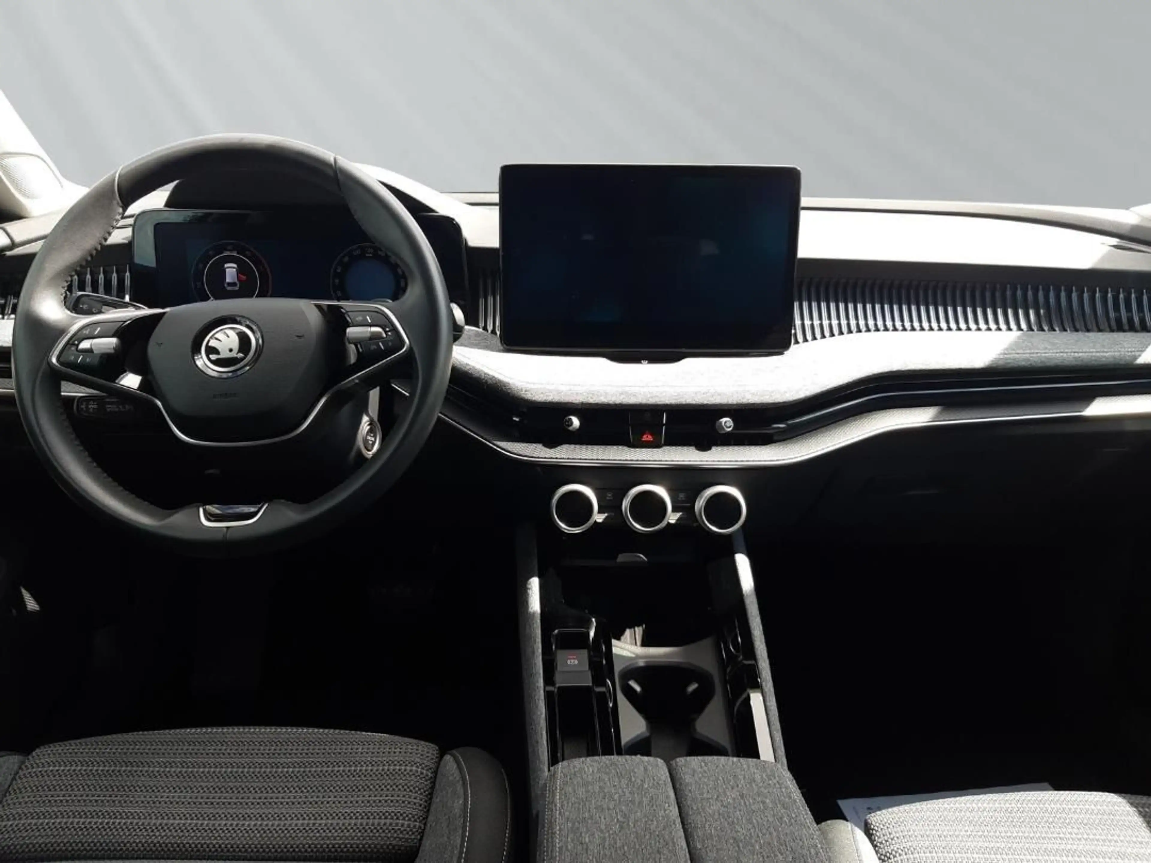 Skoda Superb Combi Selection 2.0 TDI DSG — photo 6