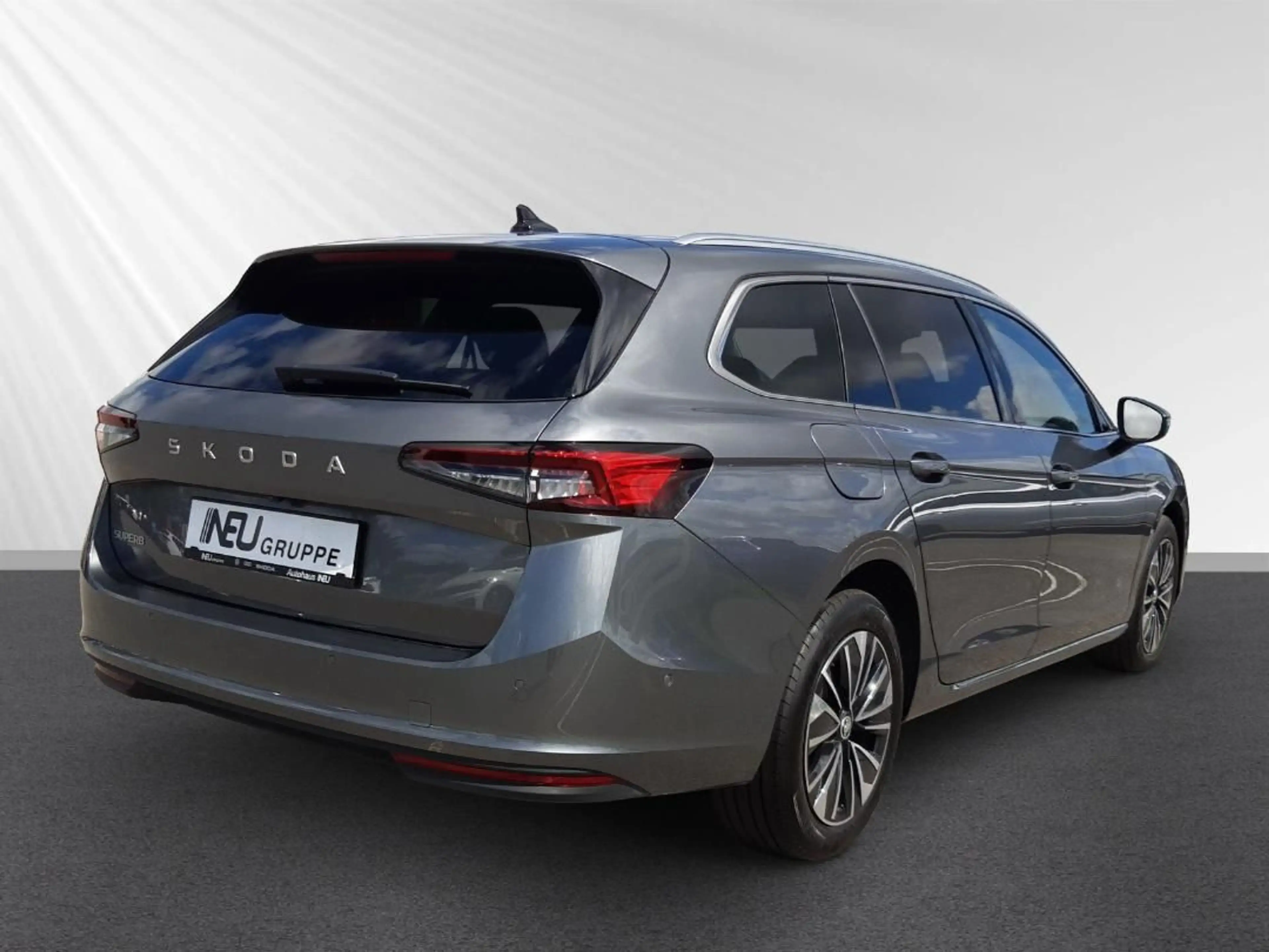 Skoda Superb Combi Selection 2.0 TDI DSG — photo 2