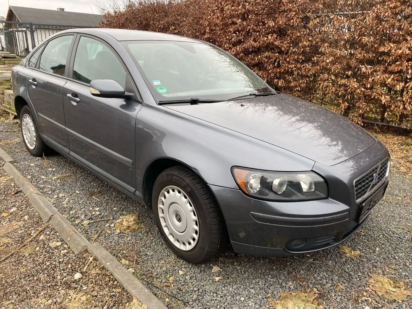 Volvo S40 Lim. 1.8 Kinetic*Klima*Tüv*ELEKTROSCHADEN* Grey - 1