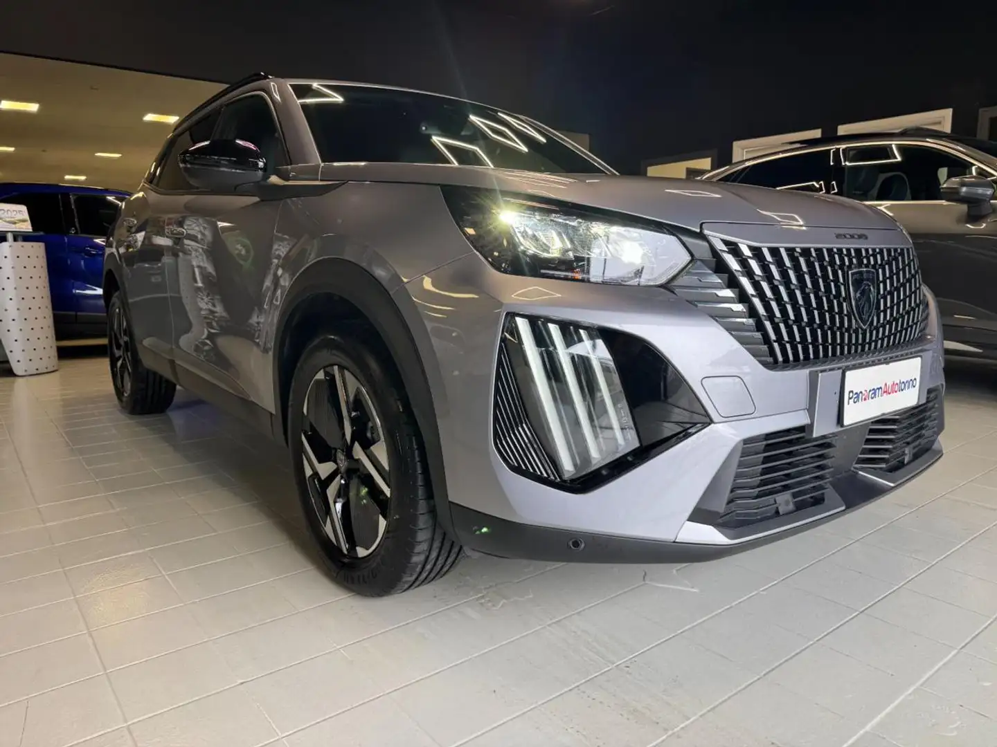 Peugeot 2008 PureTech 100 S&S Allure Grijs - 1