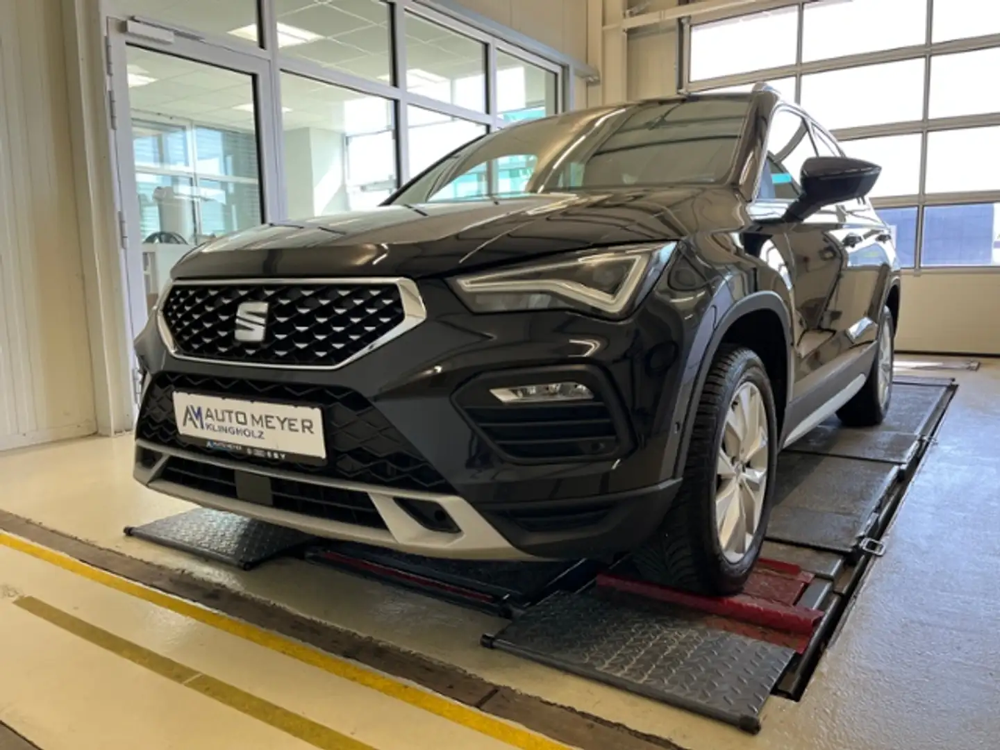 SEAT Ateca Xperience 1.5 TSI DSG Navi AHK ACC LED Schwarz - 2