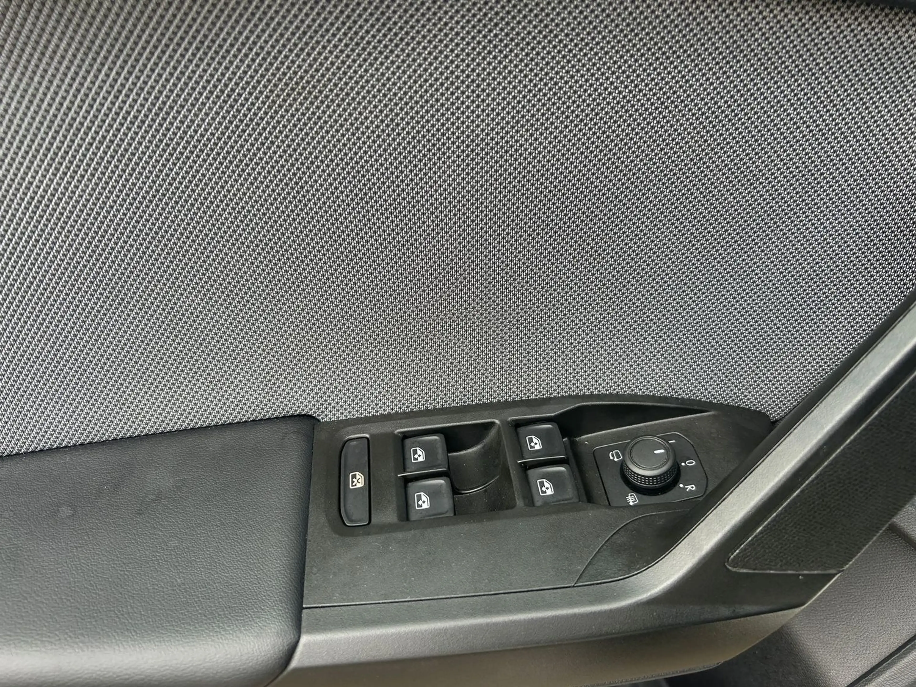 SEAT Leon Style 1.0 eTSI DSG NAVI*KAMERA*PDC*KESSY*LED* — photo 15