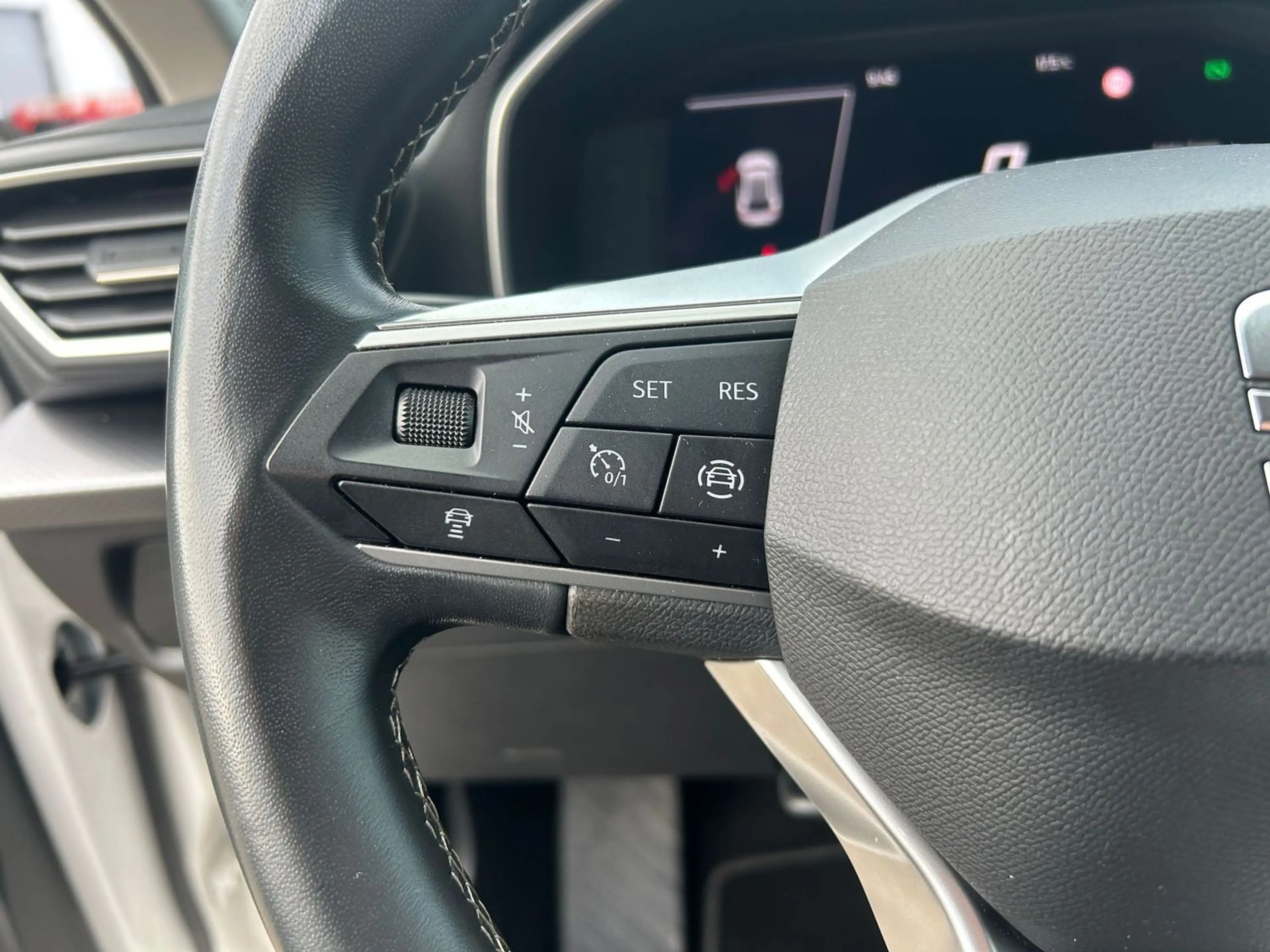 SEAT Leon Style 1.0 eTSI DSG NAVI*KAMERA*PDC*KESSY*LED* — photo 13