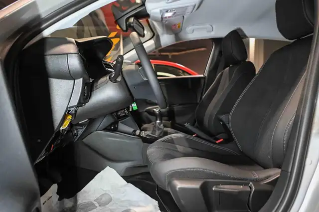 Opel Corsa view 13