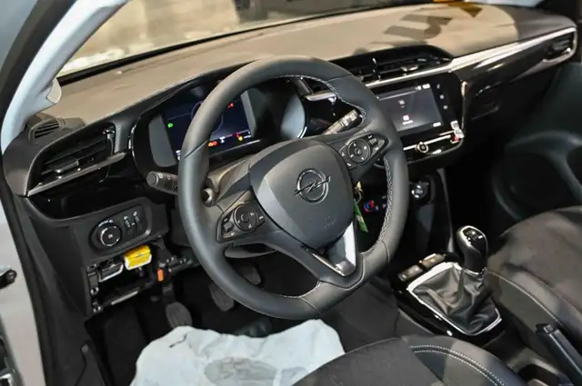 Opel Corsa view 12