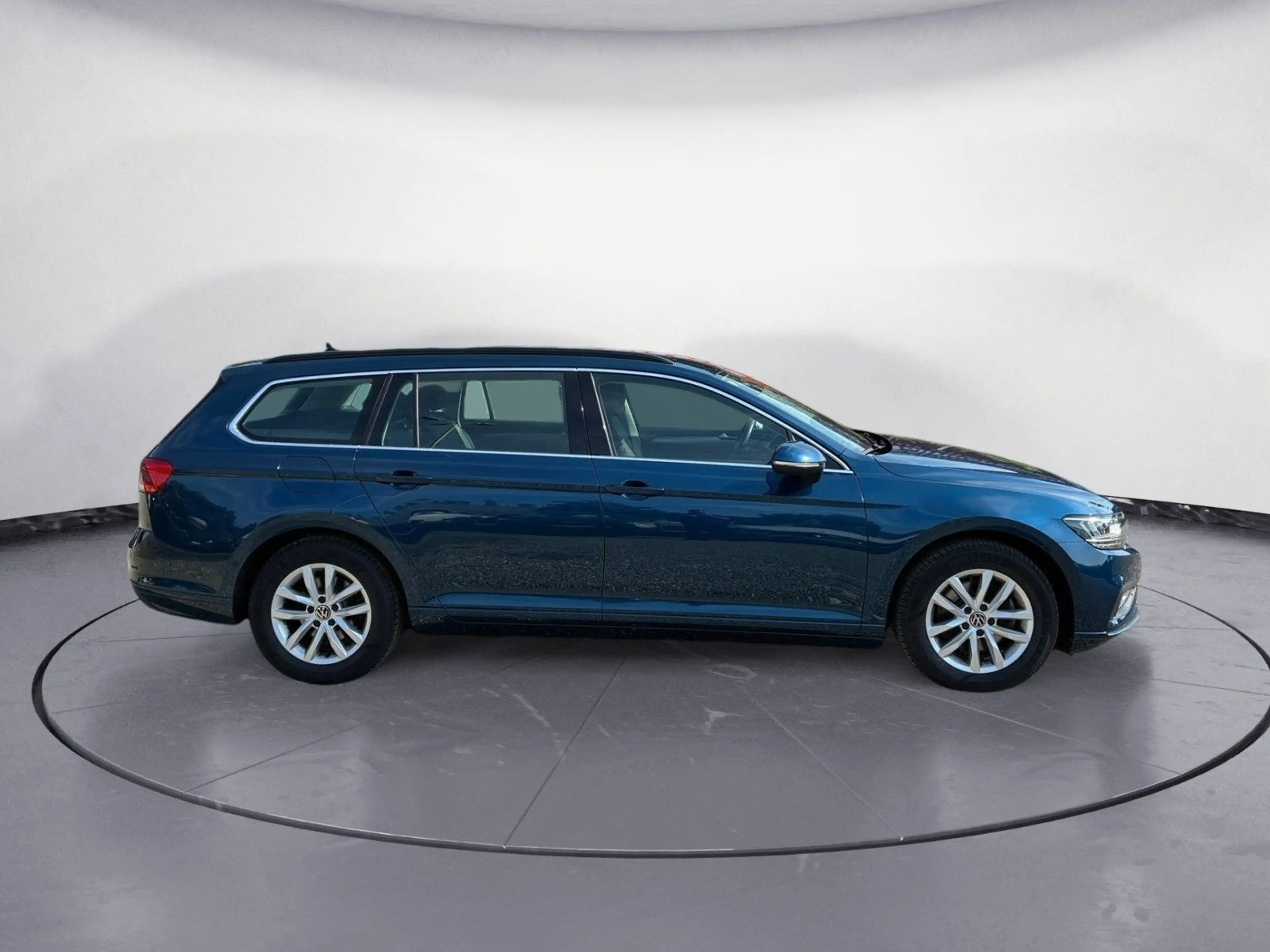 Volkswagen Passat Variant 2.0 TDI AHK*MASSAGE*NAVI*PDC*SHZ* — photo 5