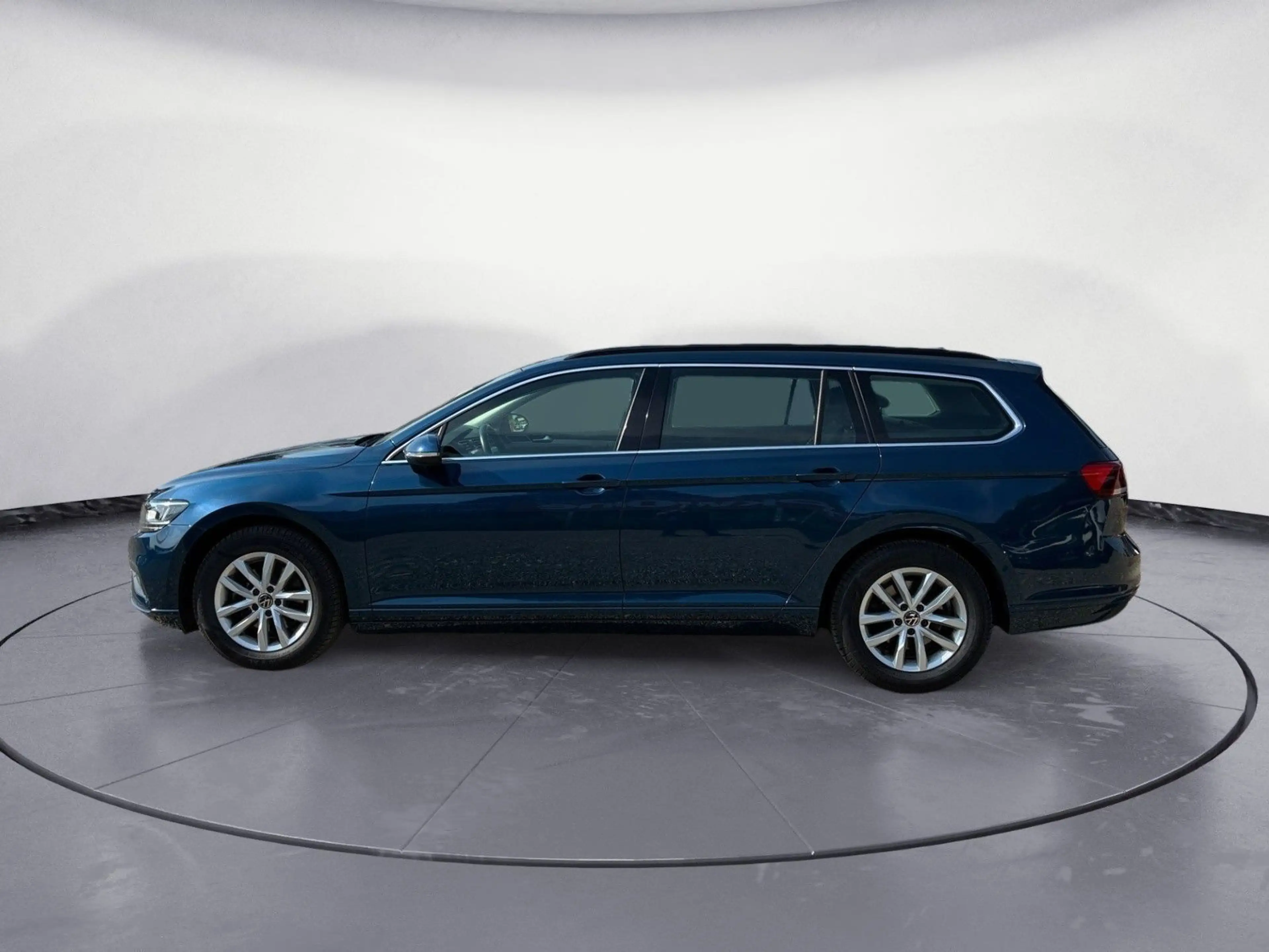 Volkswagen Passat Variant 2.0 TDI AHK*MASSAGE*NAVI*PDC*SHZ* — photo 2
