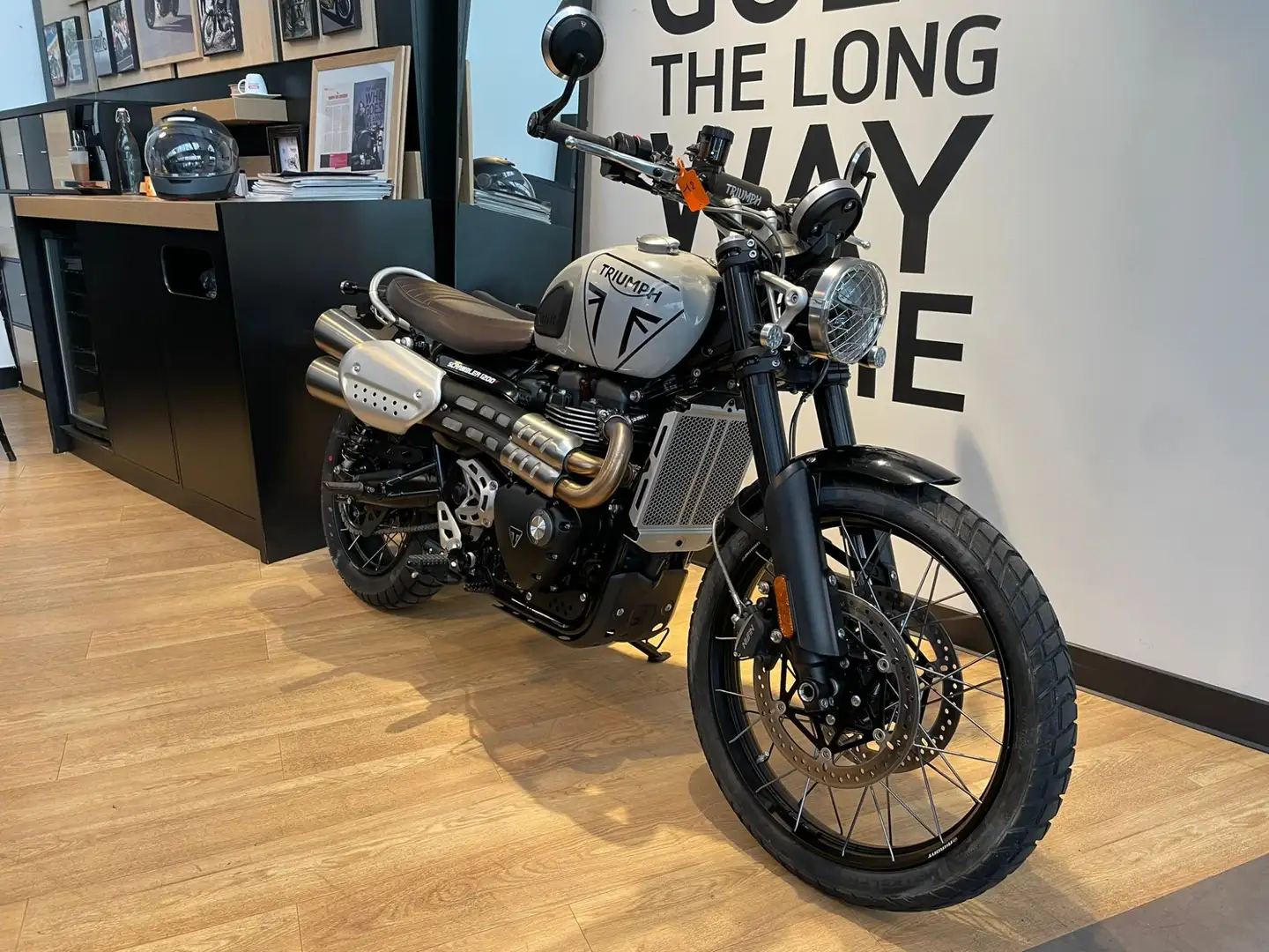 Triumph Scrambler Grigio - 1