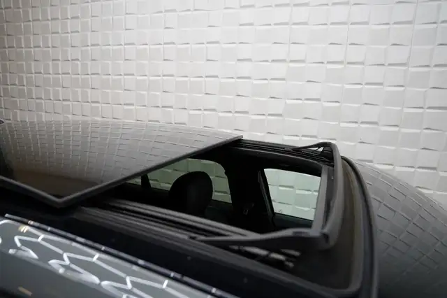 Audi Q2 view 9