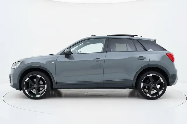 Audi Q2 view 4