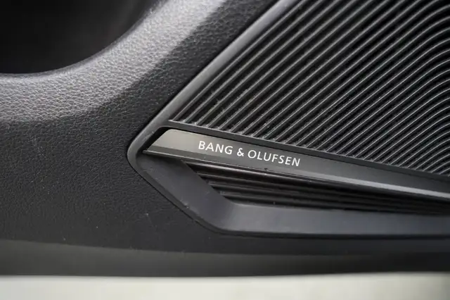 Audi Q2 view 14