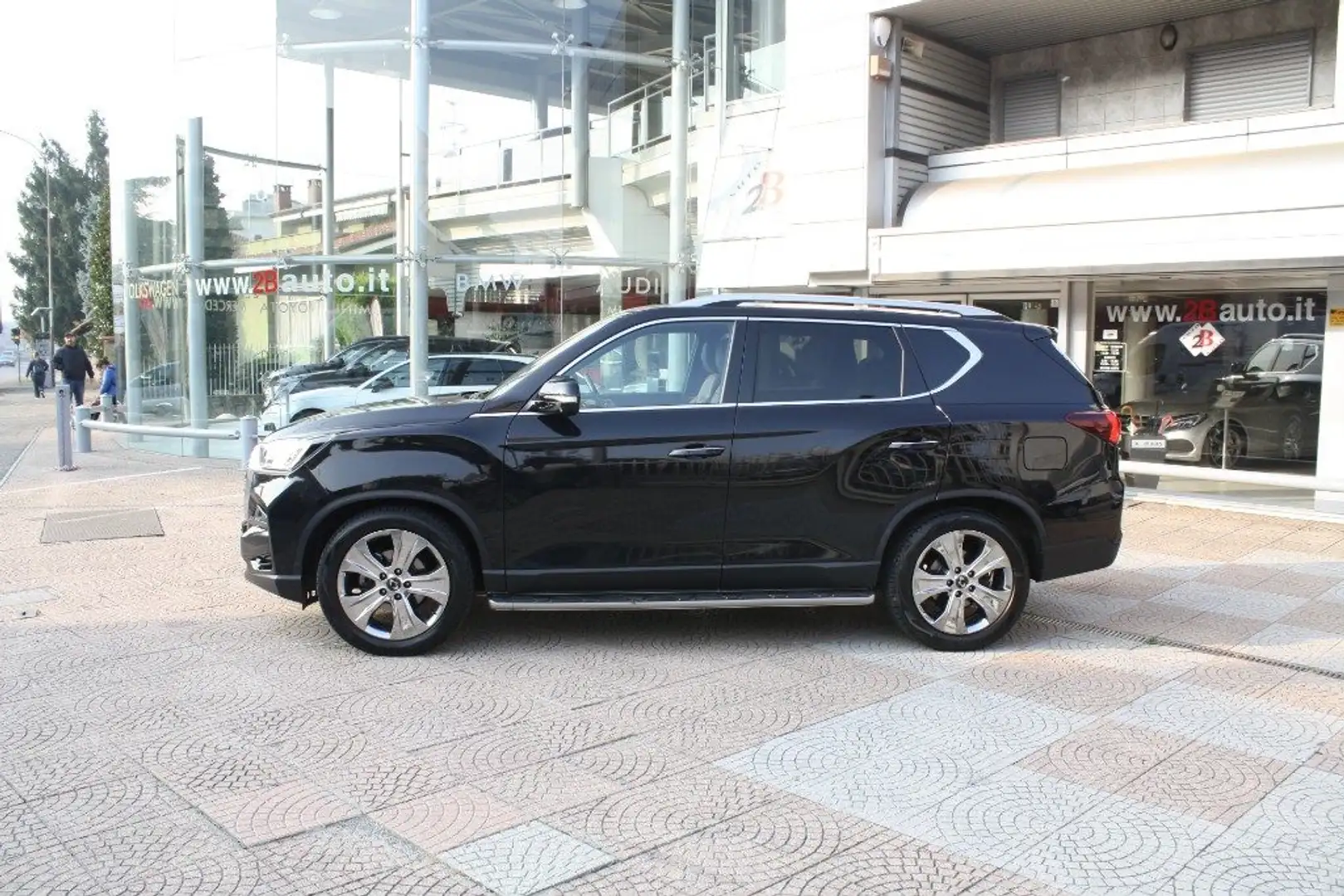 SsangYong Rexton 2.2 4WD Icon 8 A/T Nero - 2