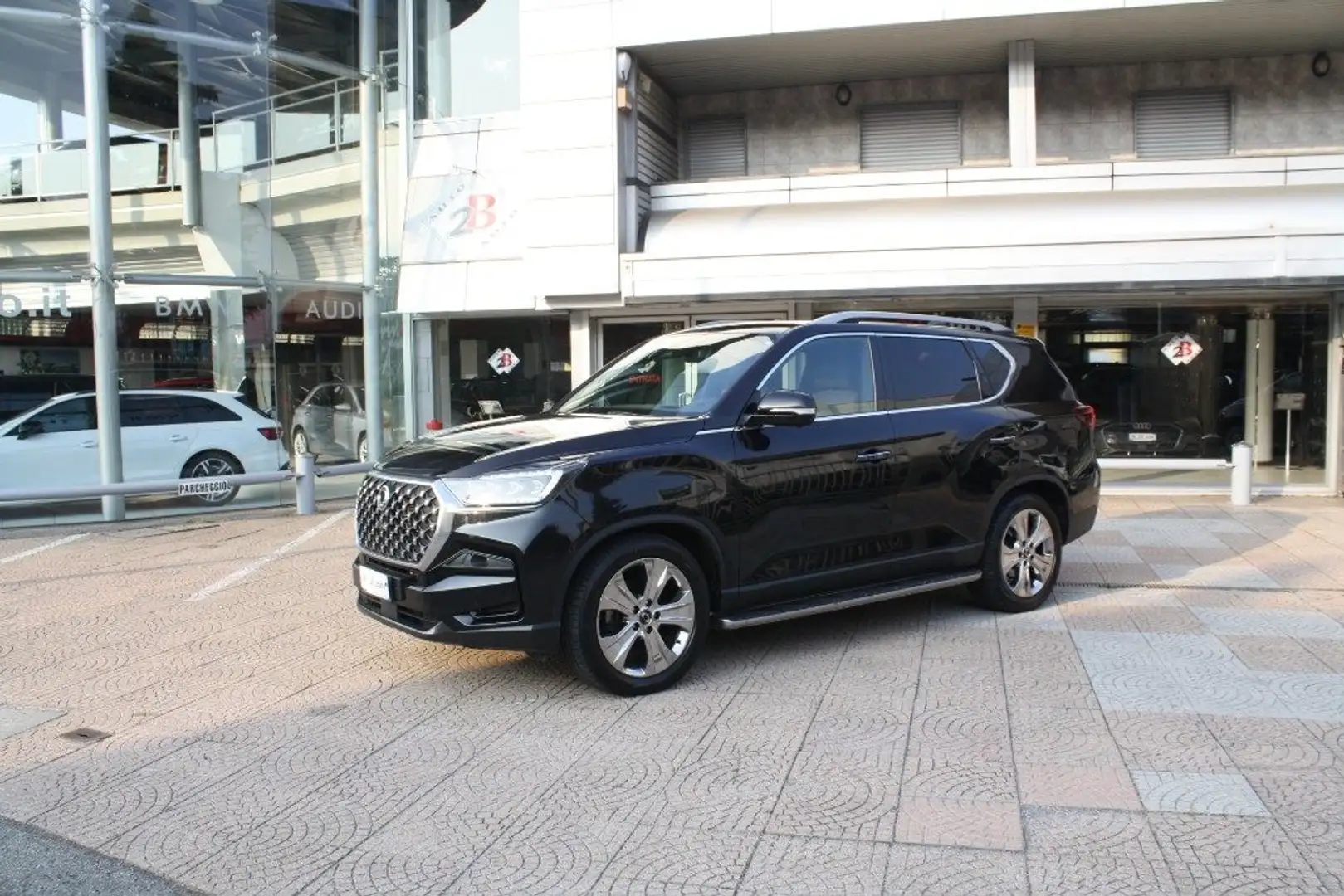 SsangYong Rexton 2.2 4WD Icon 8 A/T Nero - 1