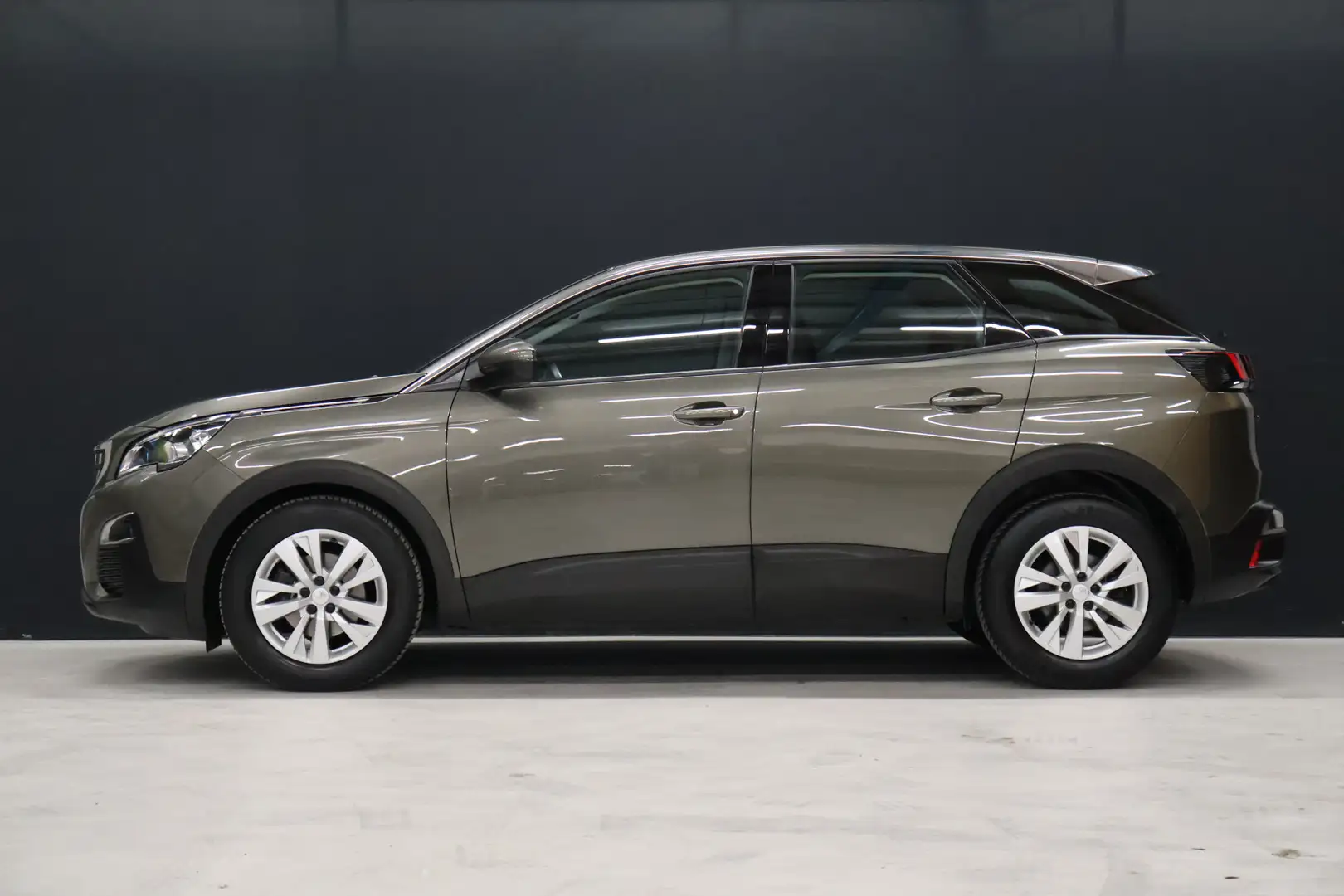 Peugeot 3008 1.2 PureTech Blue Lease Executive [APPLE CARPLAY, Gris - 2