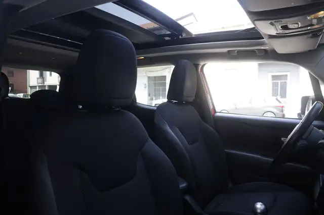 Jeep Renegade view 6