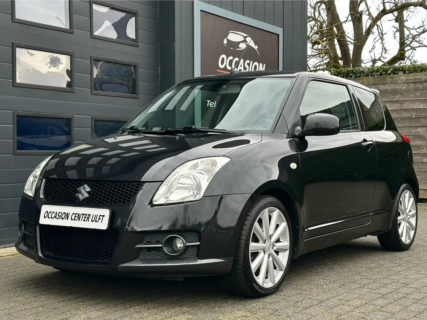 Suzuki Swift 1.6 SPORT / ECC / NAVIGATIE / KEYLESS GO ... Zwart - 1
