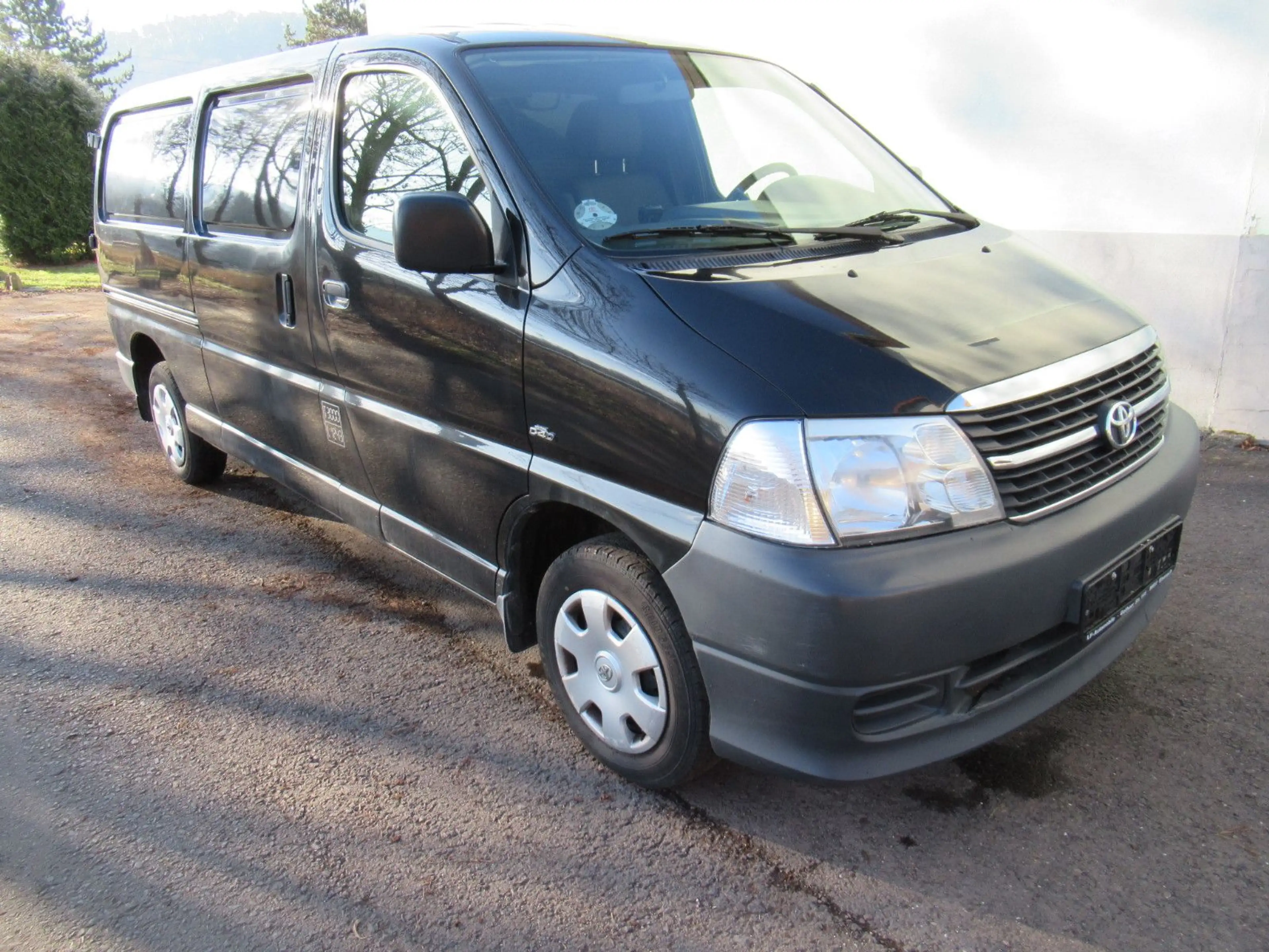 Toyota Hiace Camper 2.5 D4-D lang/2.Hd/Autom./Klima/SHZ — photo 3