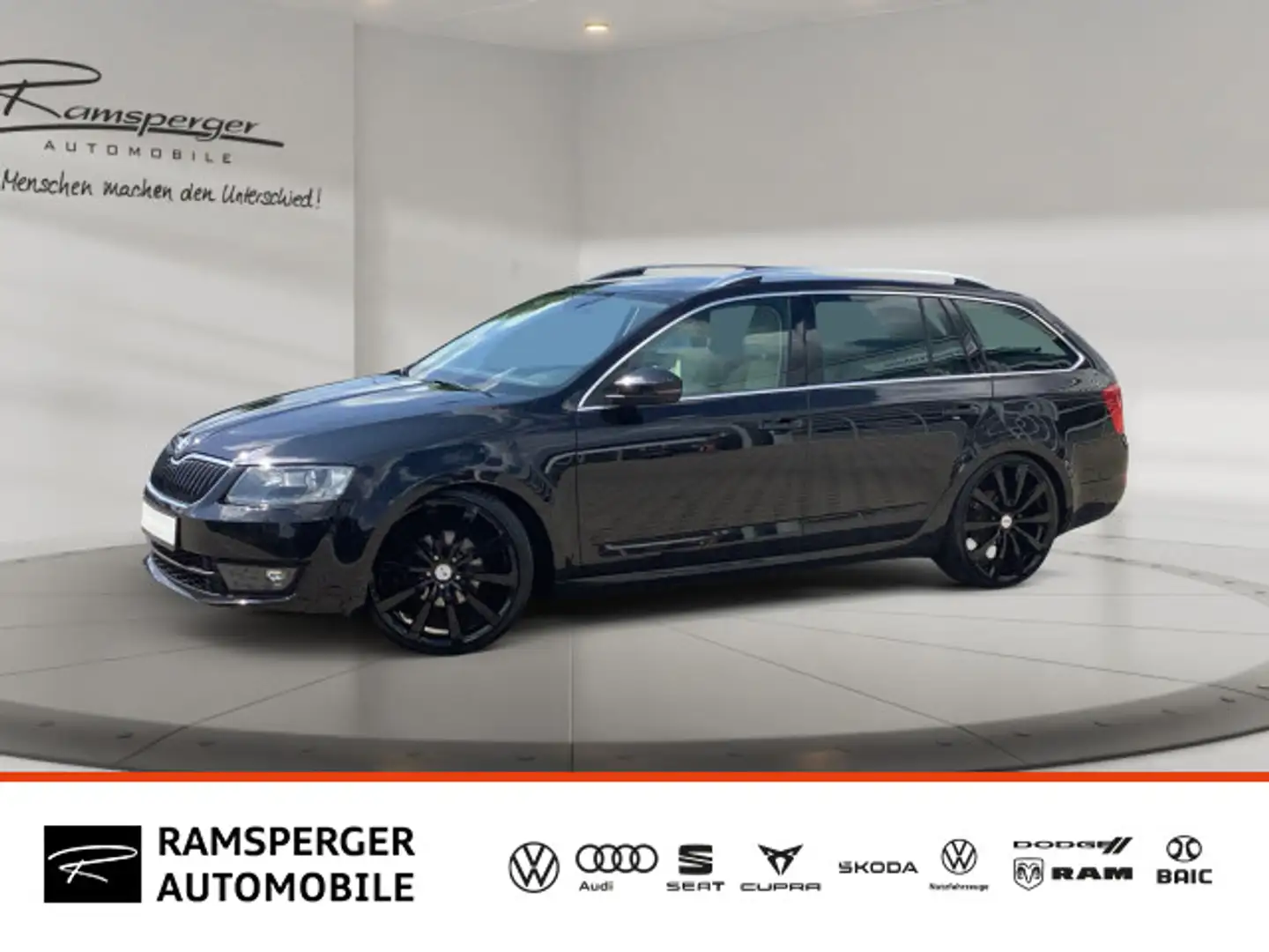 Skoda Octavia Combi 1.4 TSI Elegance GRA Xenon Navi PD Schwarz - 1