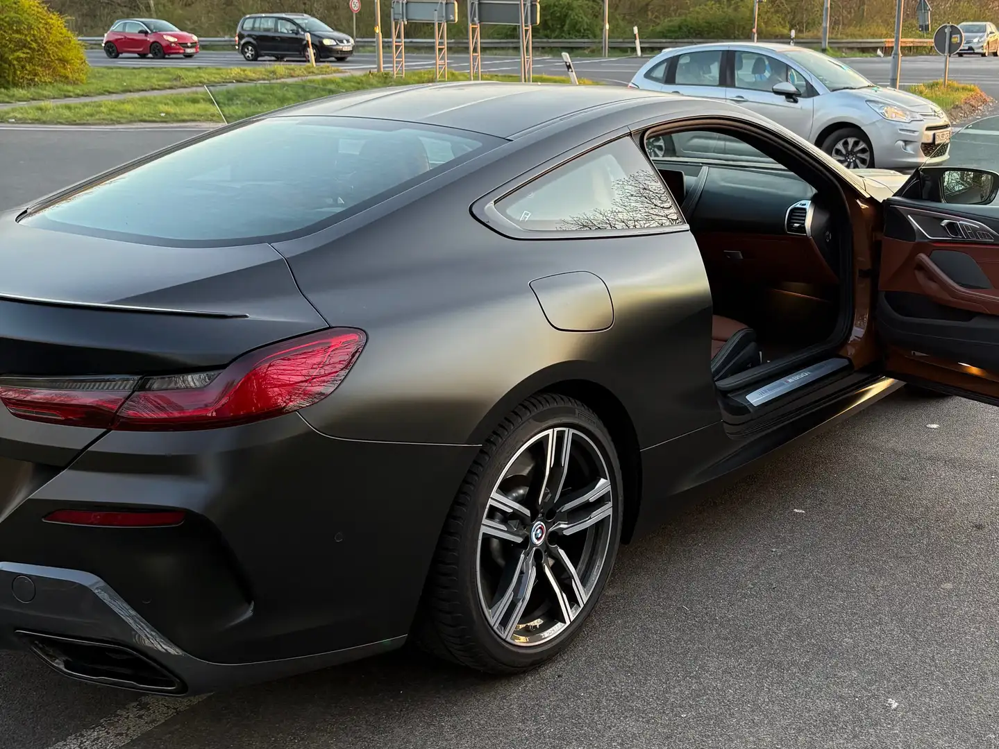 BMW M850 8er M850i xDrive Schwarz - 2