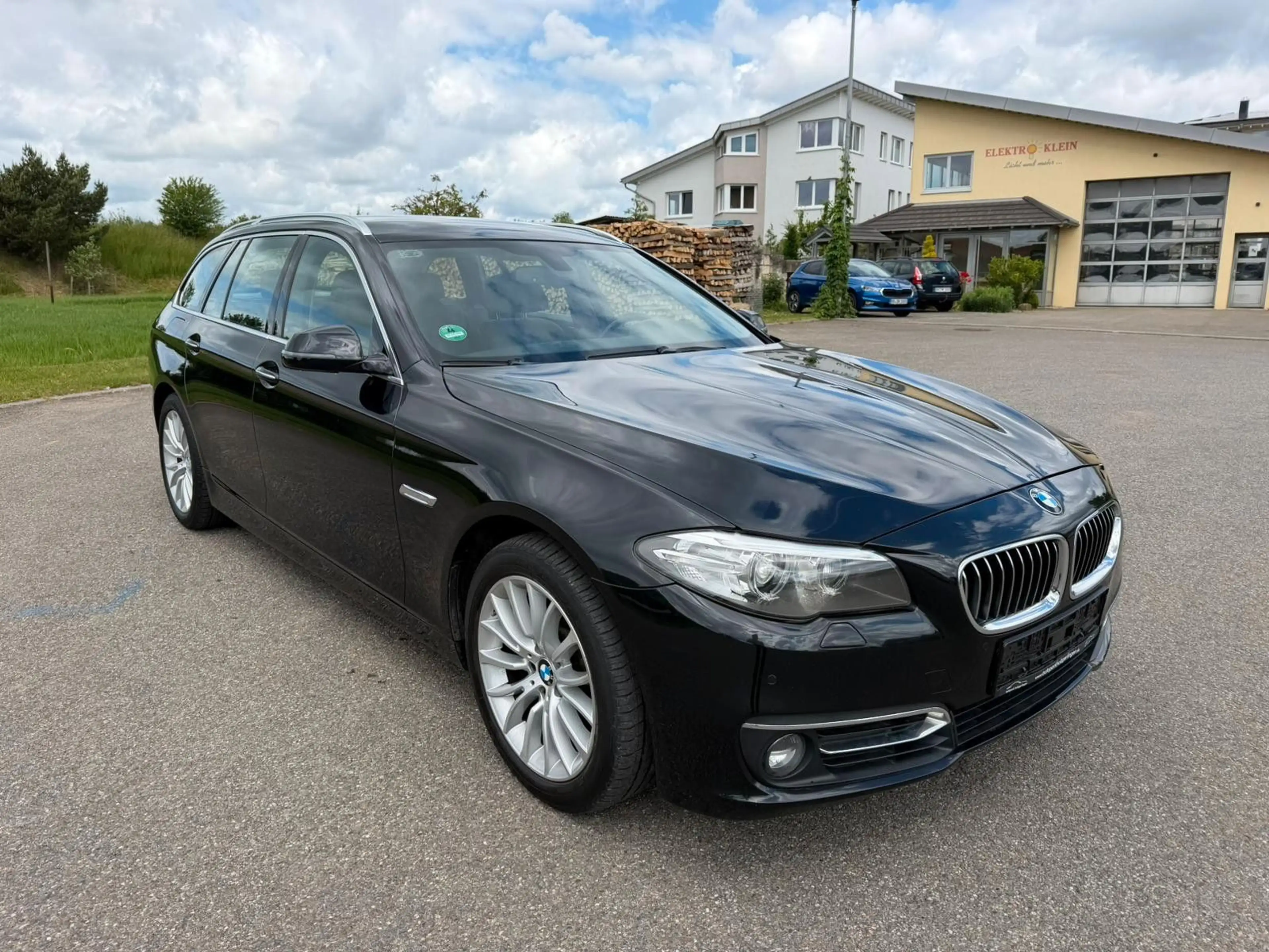 BMW 525 d Touring xDrive*AUTOM*NAVI*LEDER*KEYLESS* — photo 5