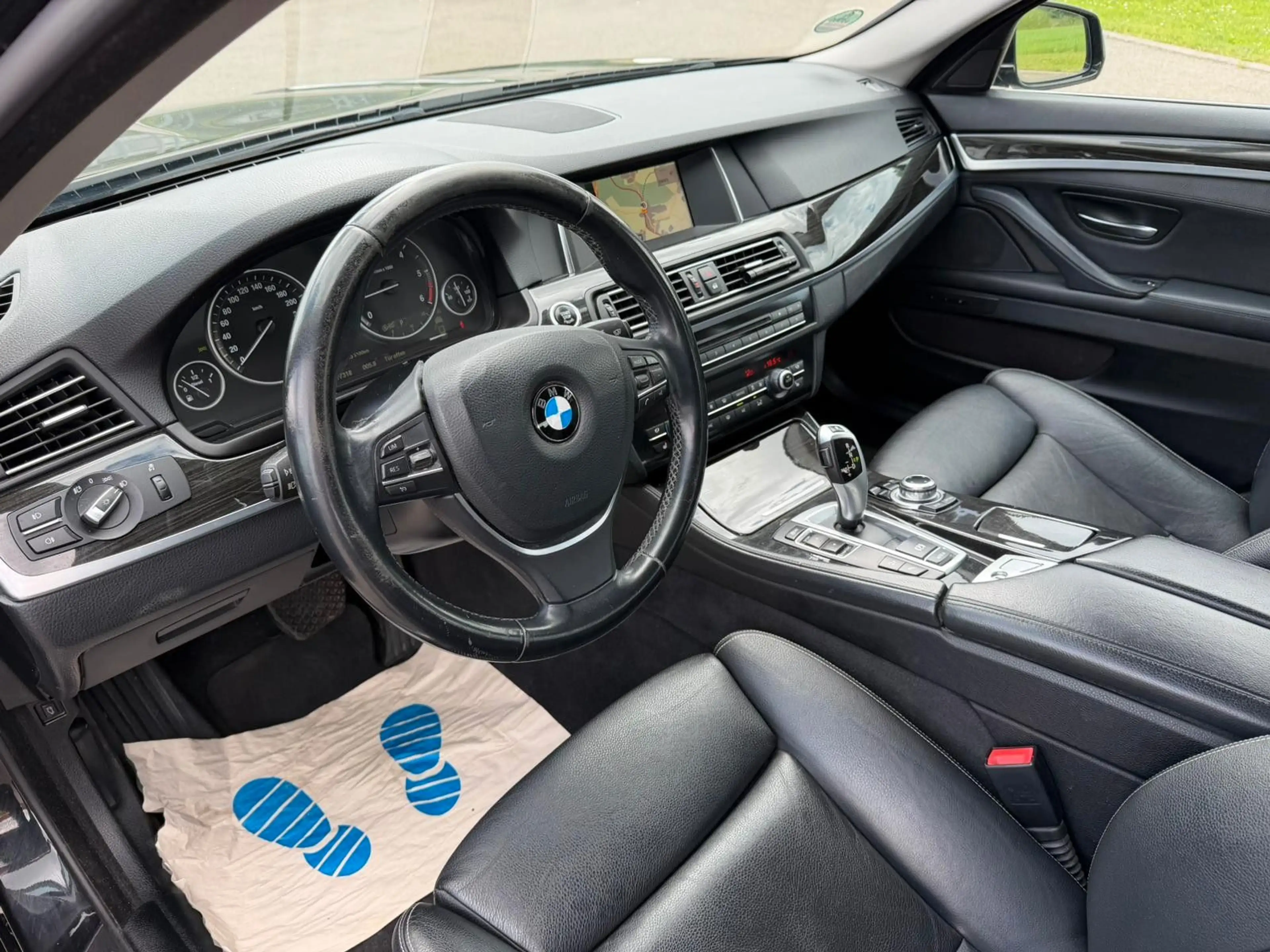 BMW 525 d Touring xDrive*AUTOM*NAVI*LEDER*KEYLESS* — photo 11