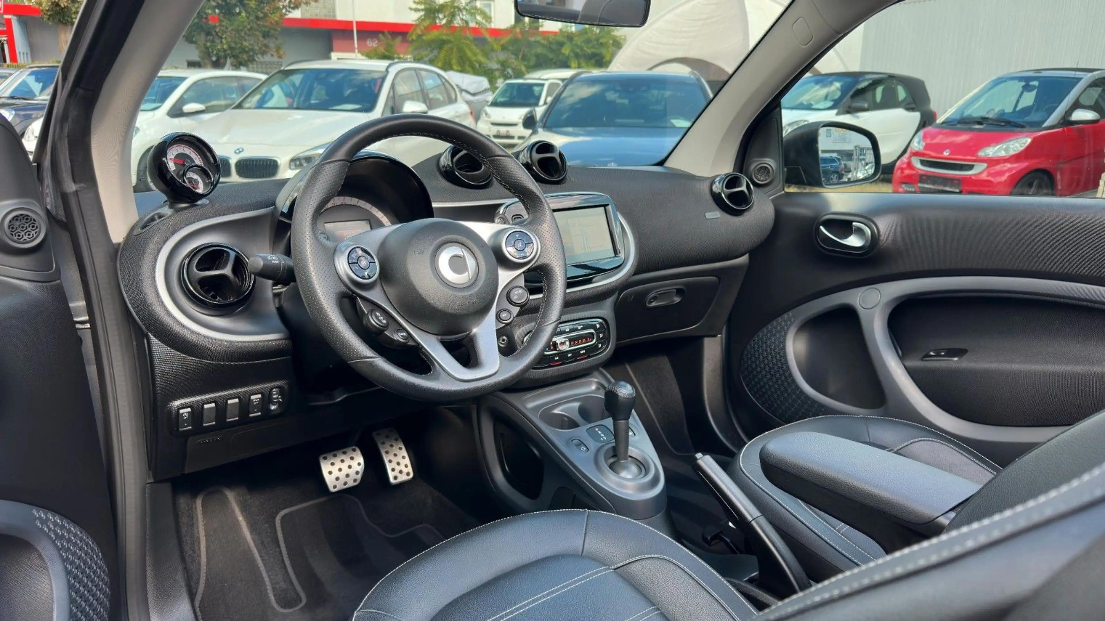 smart forTwo Cabrio TURBO DCT TITANIA MATT GREY! SPORTPAKET! — photo 2